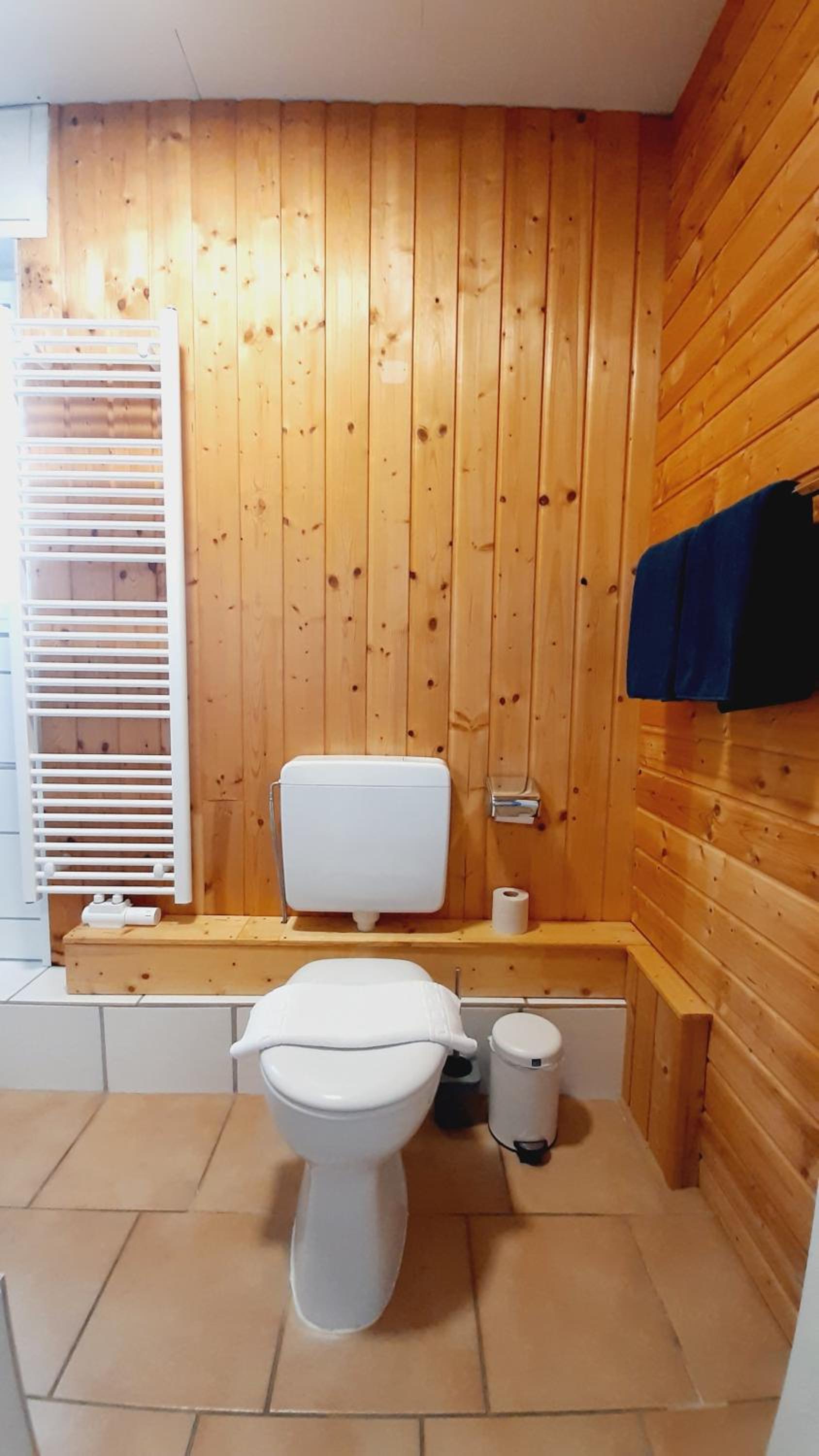 Blue Lagoon Holiday Apartments & Double Room with Balcony