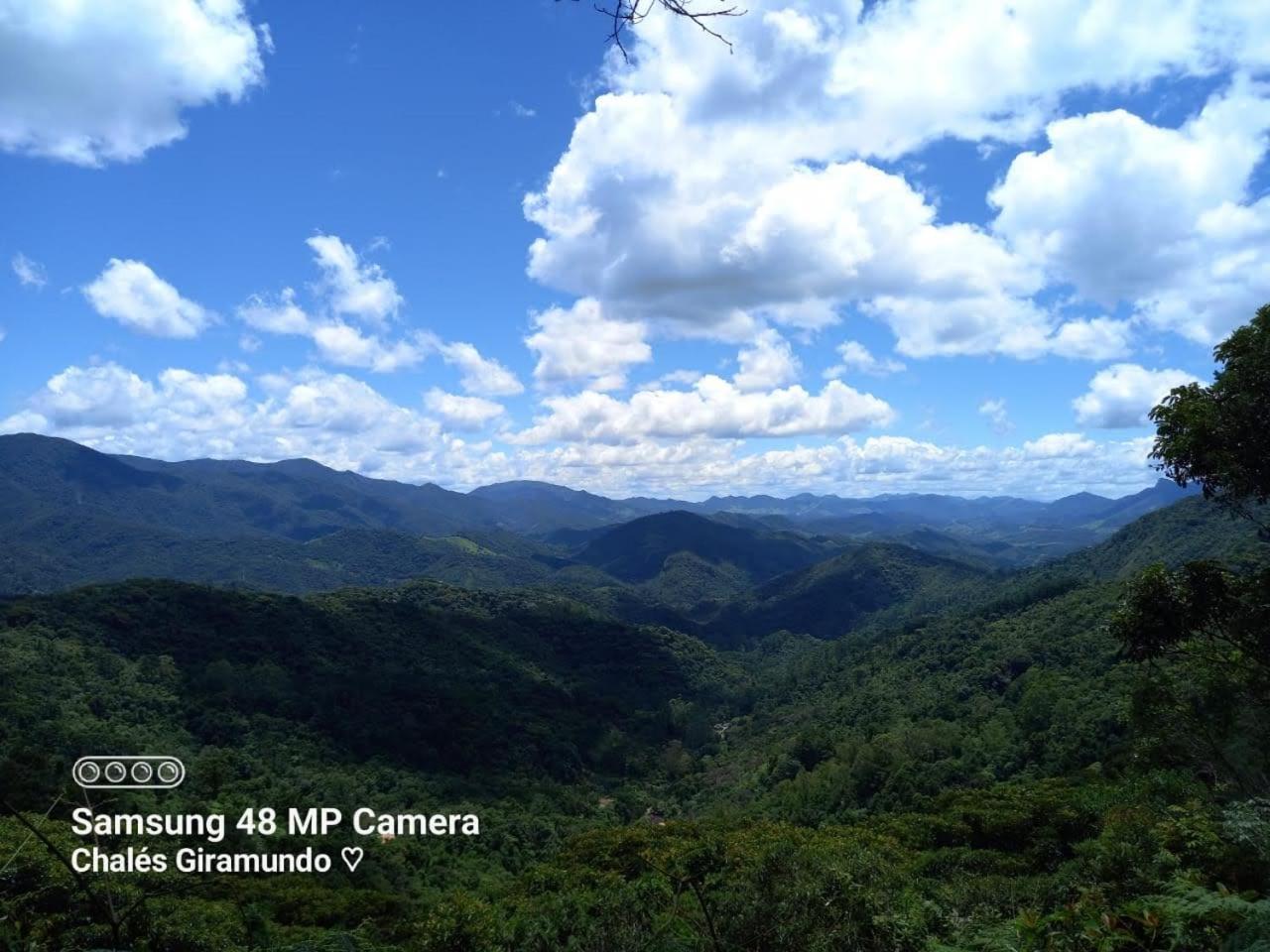 Chalés Giramundo