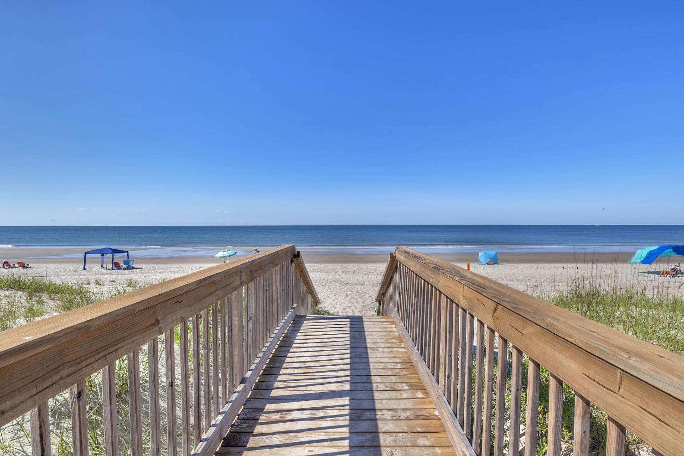 Sunset Blvd by Oak Island Accommodations