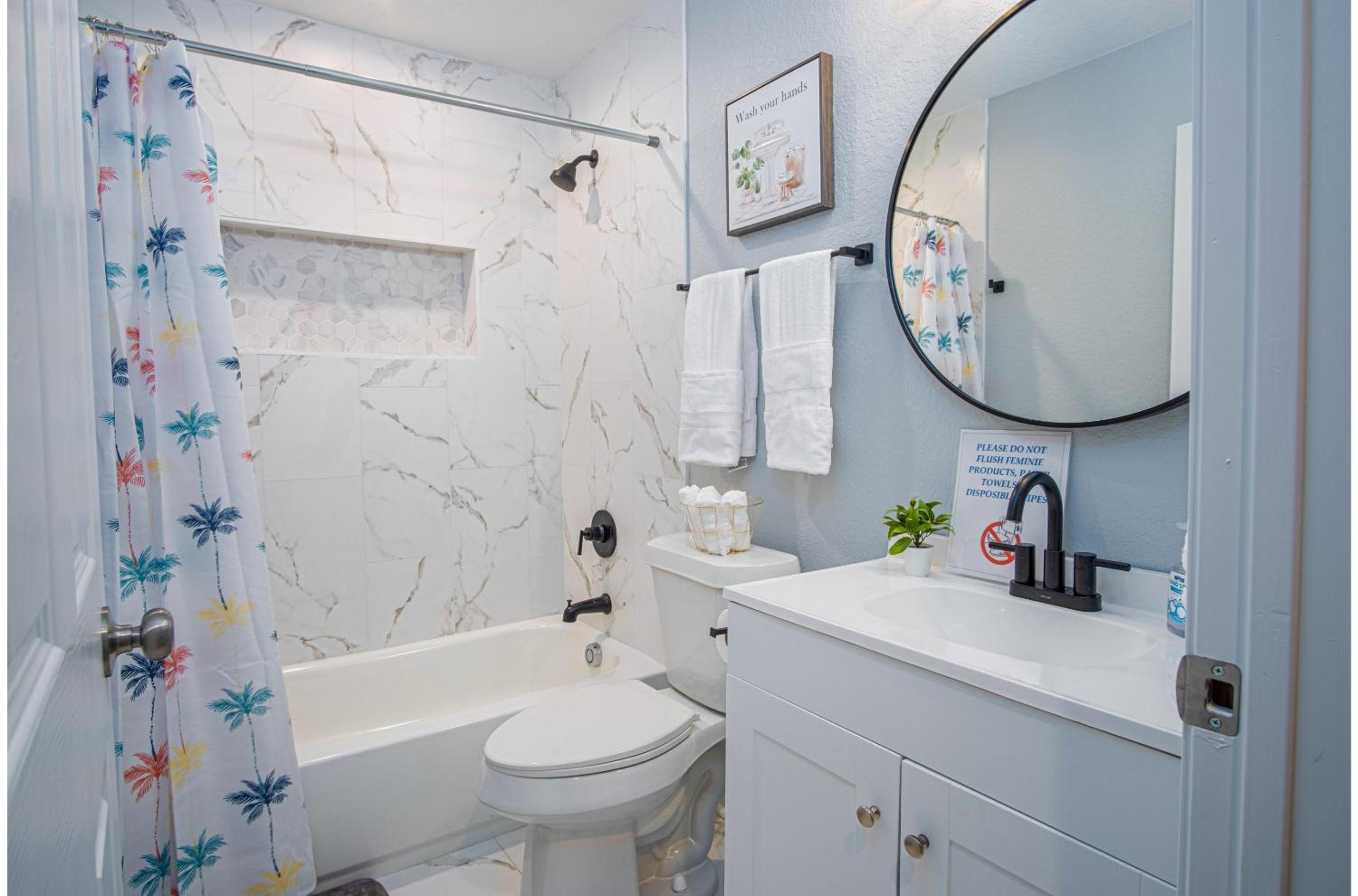 Spacious Delightful 4 BR 3 BA Close to Downtown view 2
