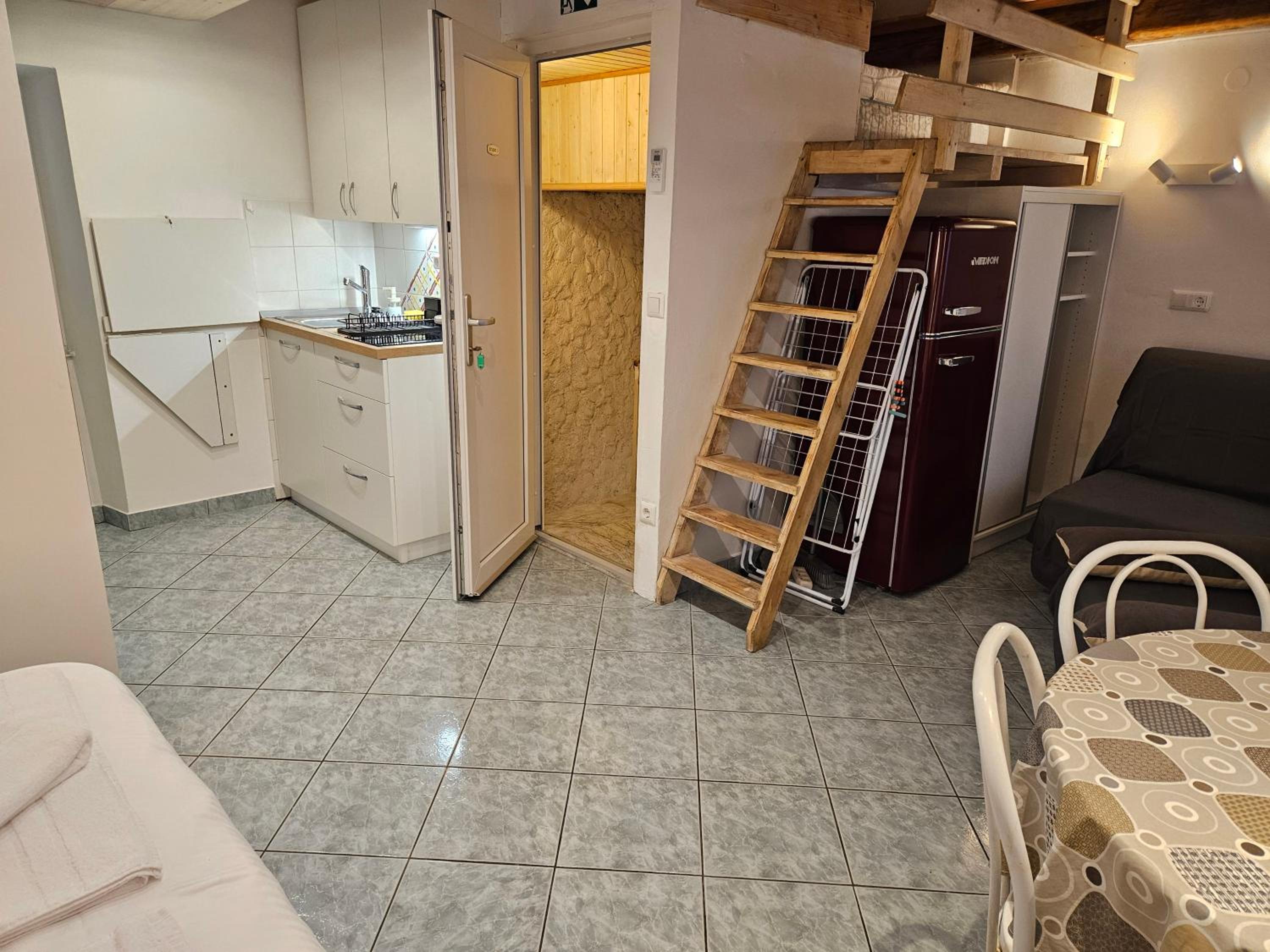 Don Dolfino Guesthouse - Hiša Dolfinova vrata