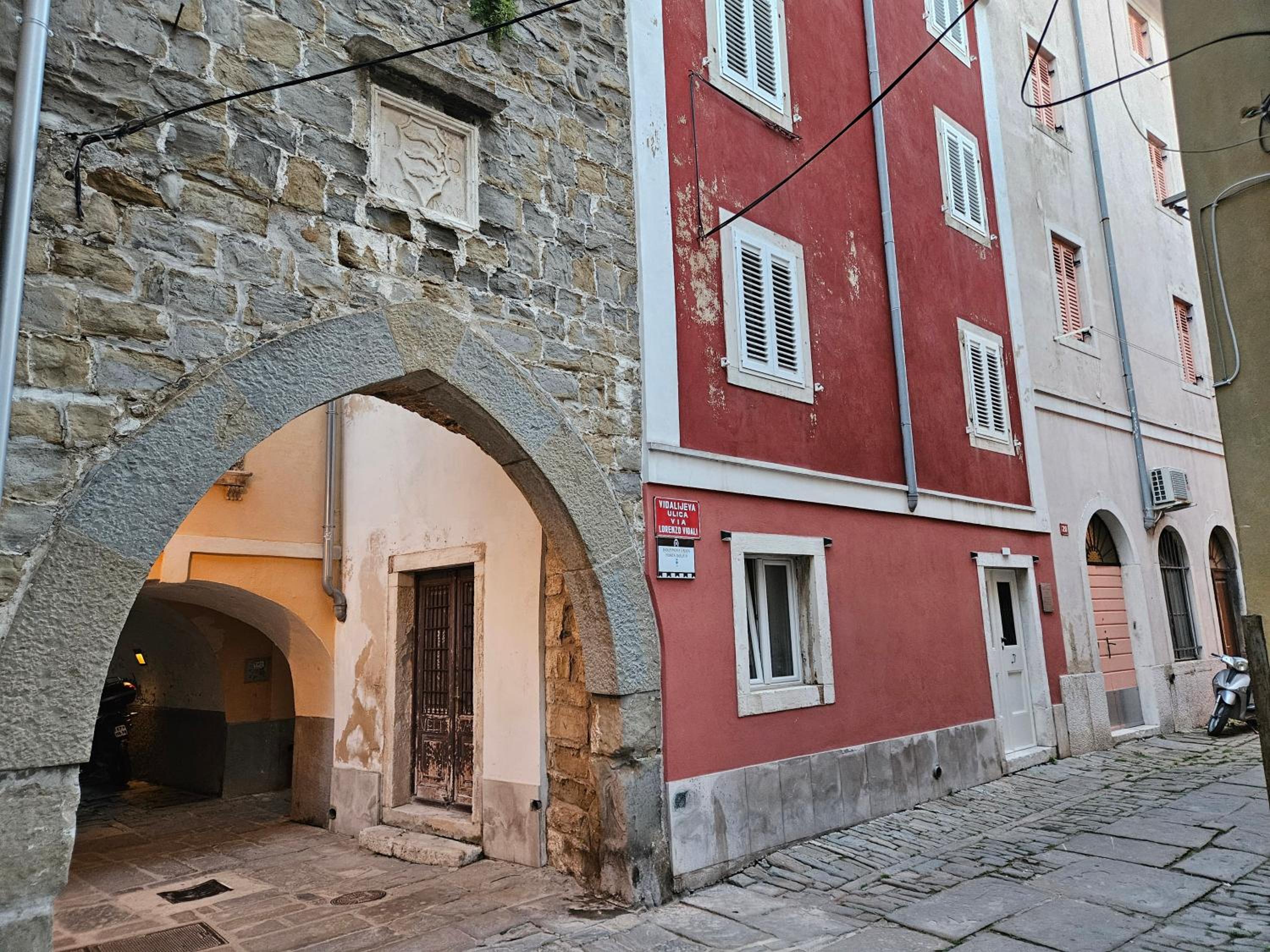 Don Dolfino Guesthouse - Hiša Dolfinova vrata