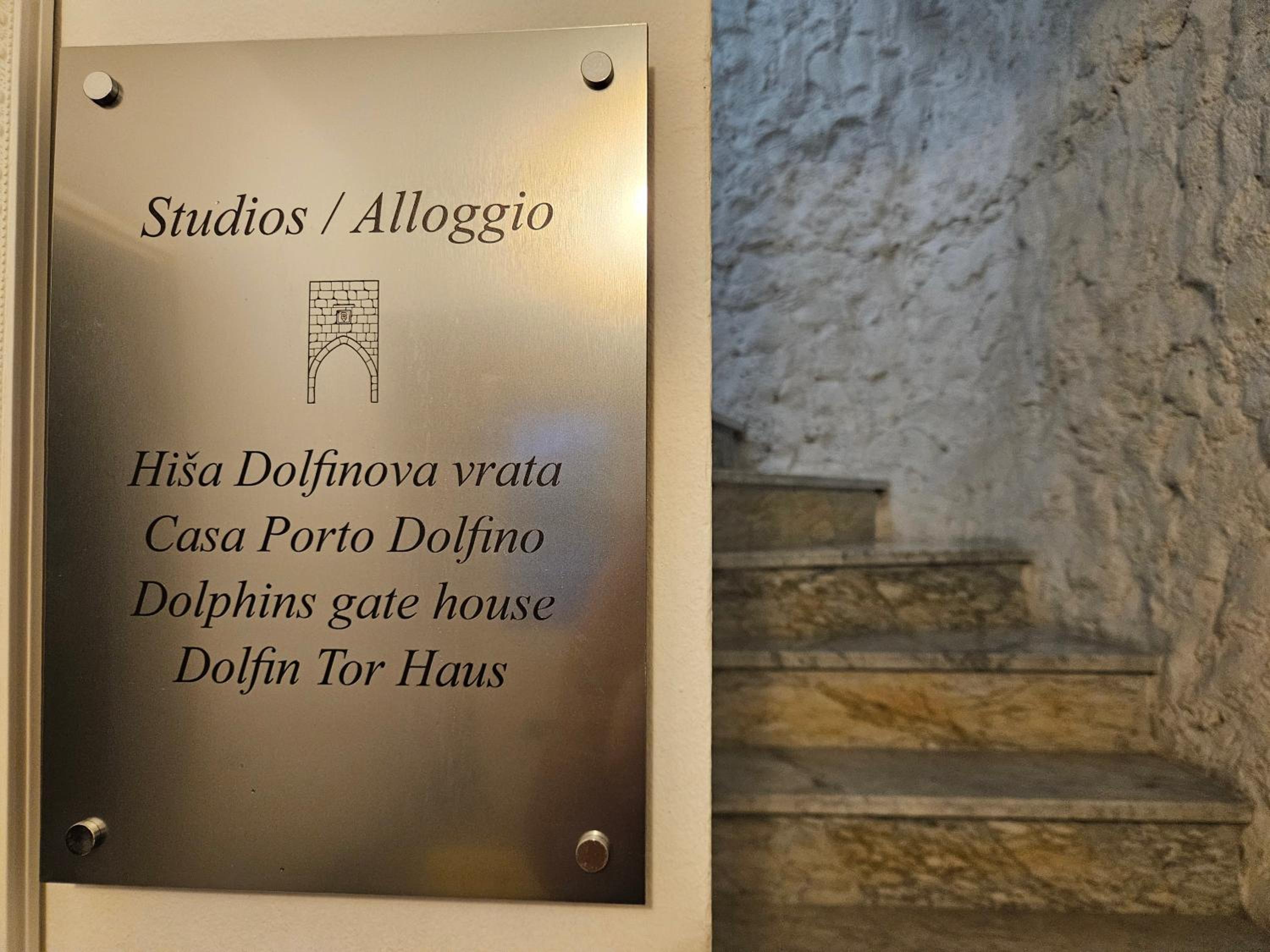 Don Dolfino Guesthouse - Hiša Dolfinova vrata