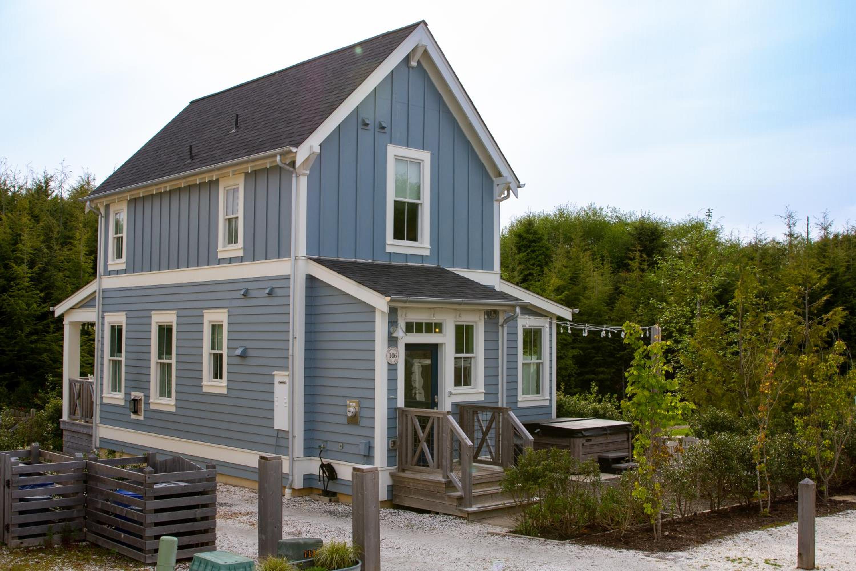 Creekside Cottage by Seabrook Hospitality