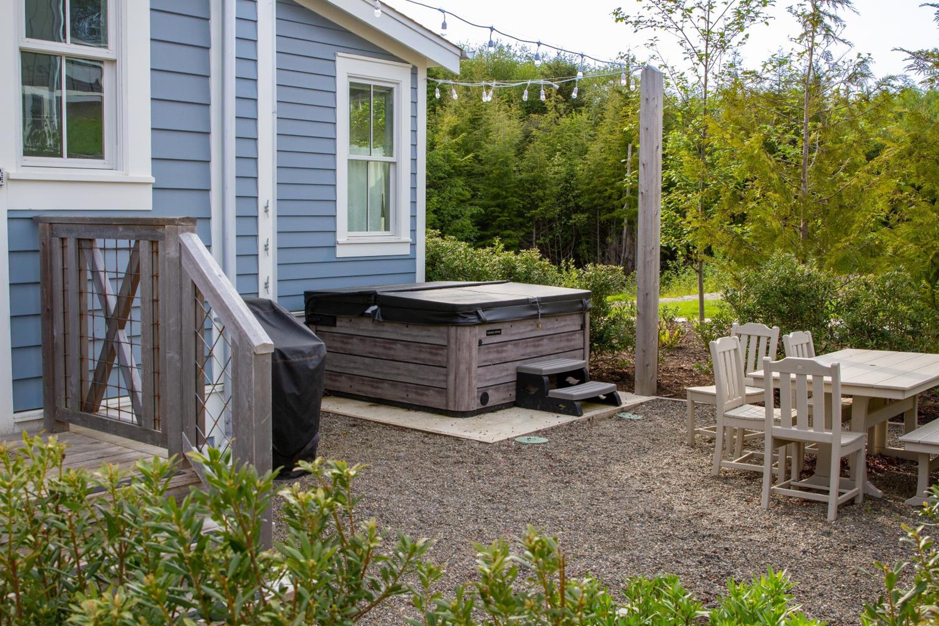 Creekside Cottage by Seabrook Hospitality