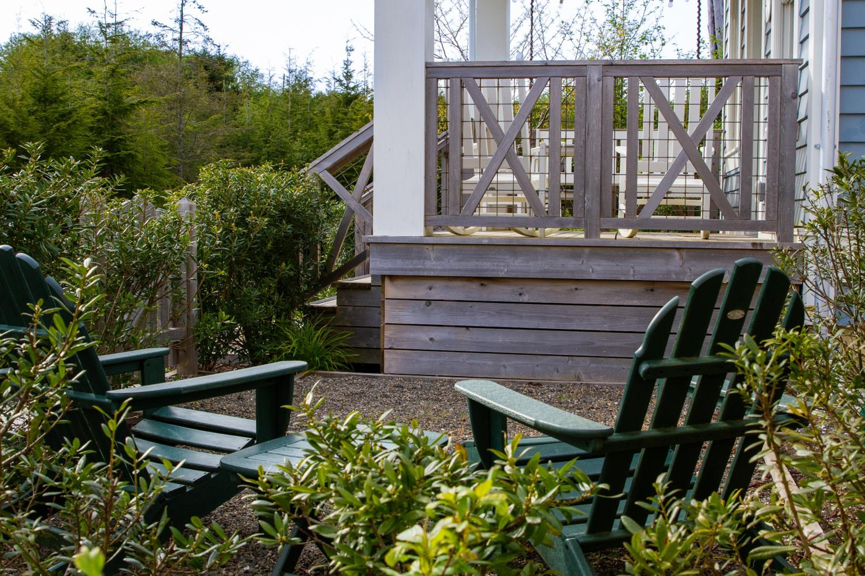 Creekside Cottage by Seabrook Hospitality
