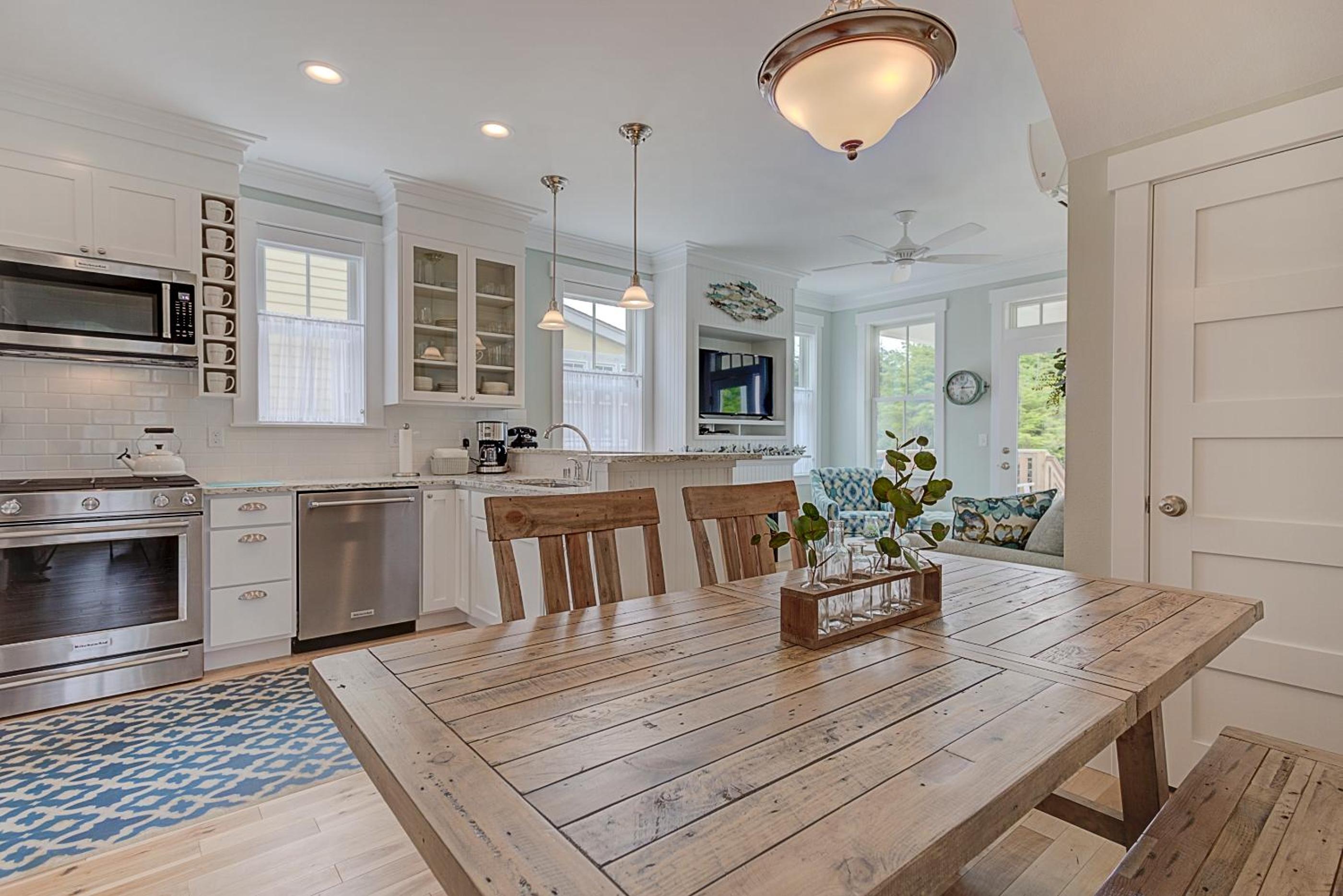 Creekside Cottage by Seabrook Hospitality