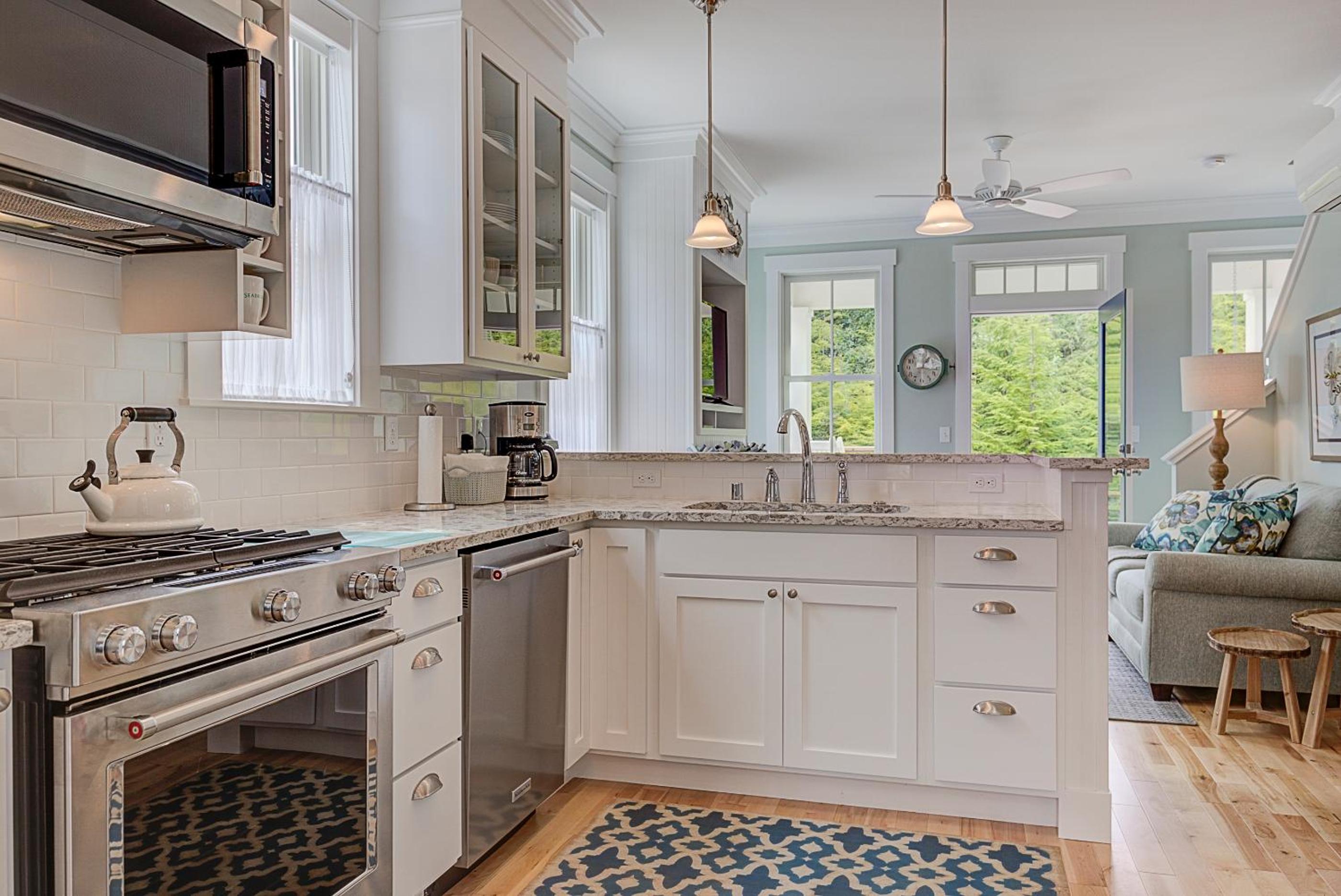 Creekside Cottage by Seabrook Hospitality