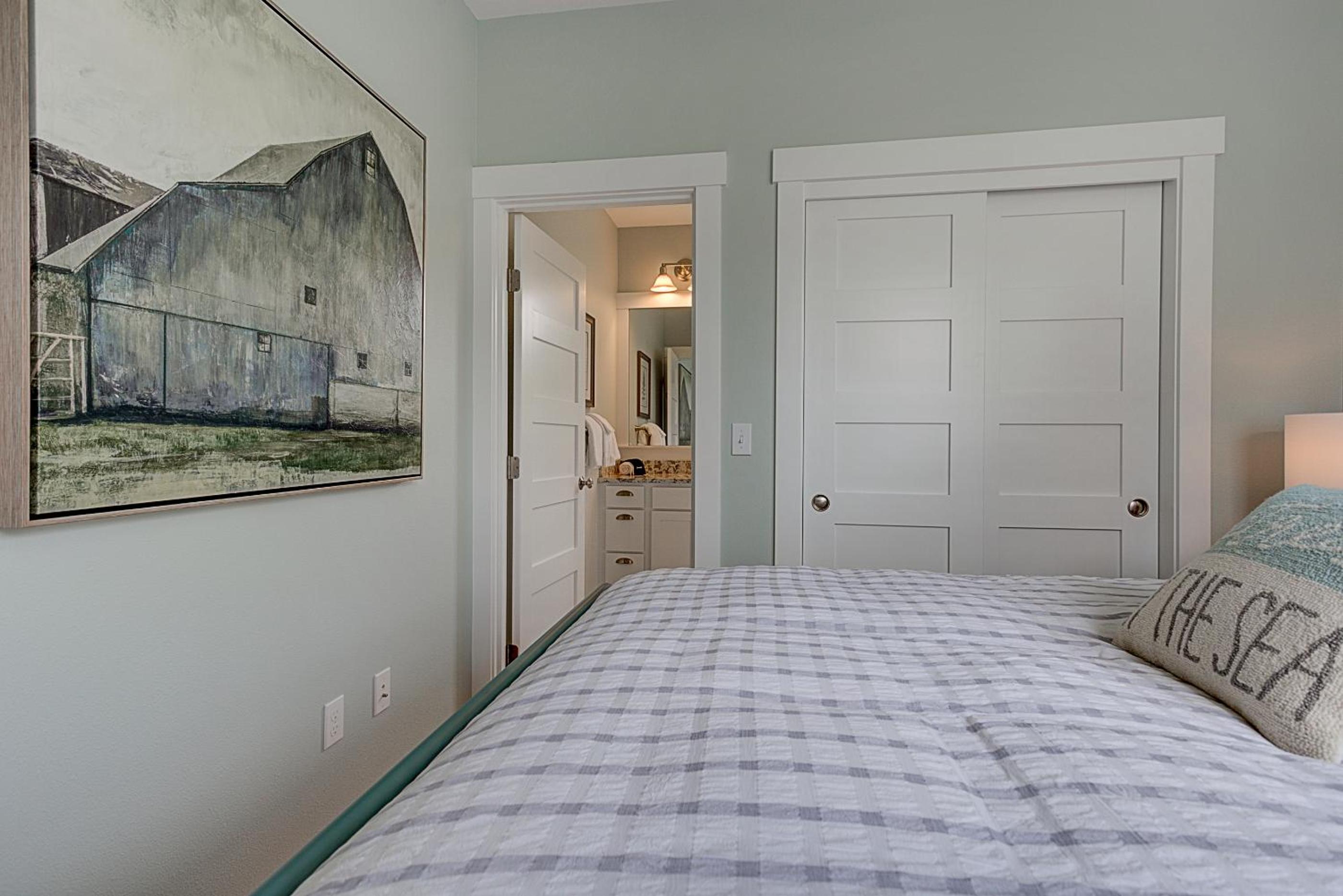 Creekside Cottage by Seabrook Hospitality