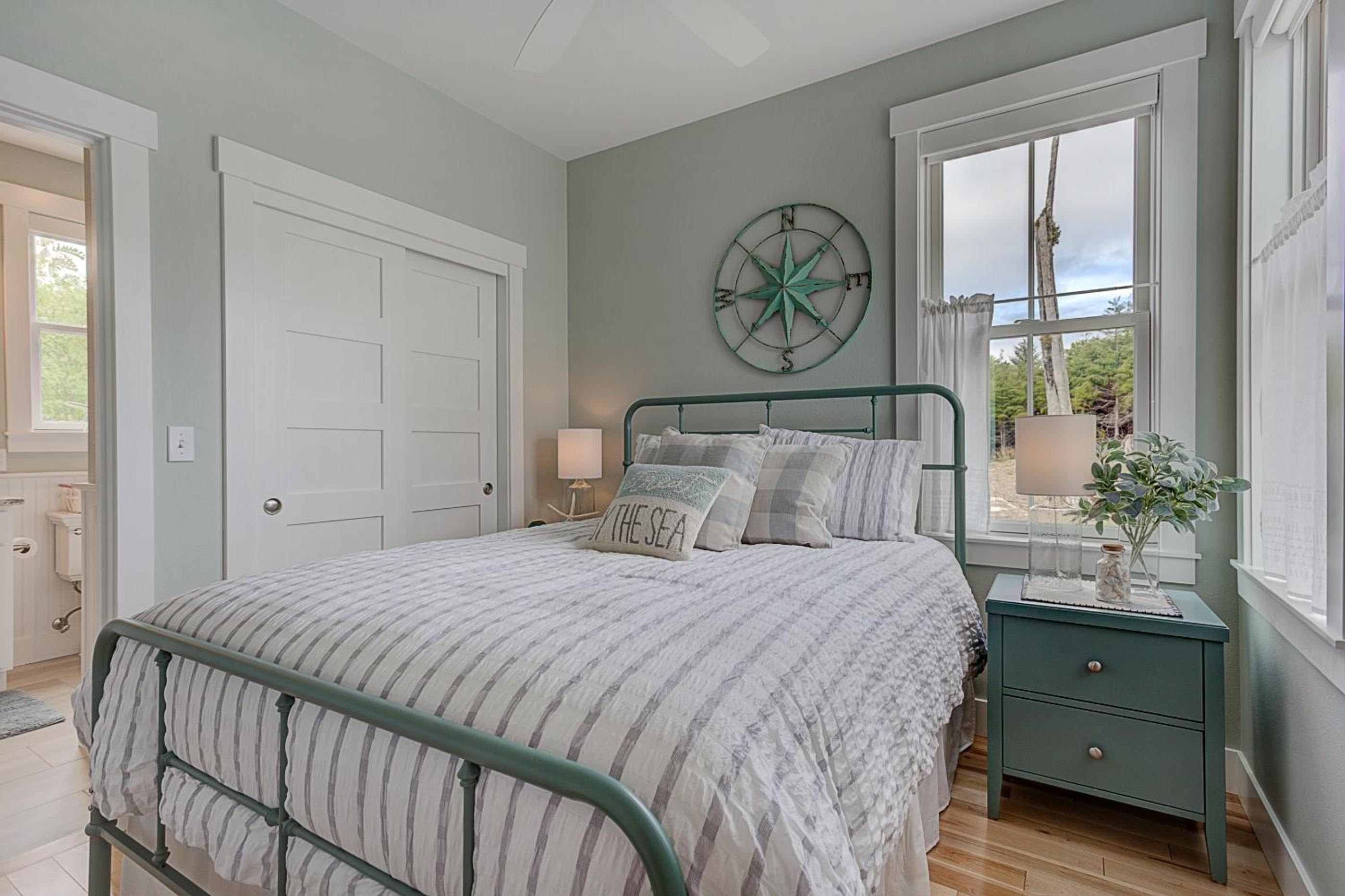Creekside Cottage by Seabrook Hospitality
