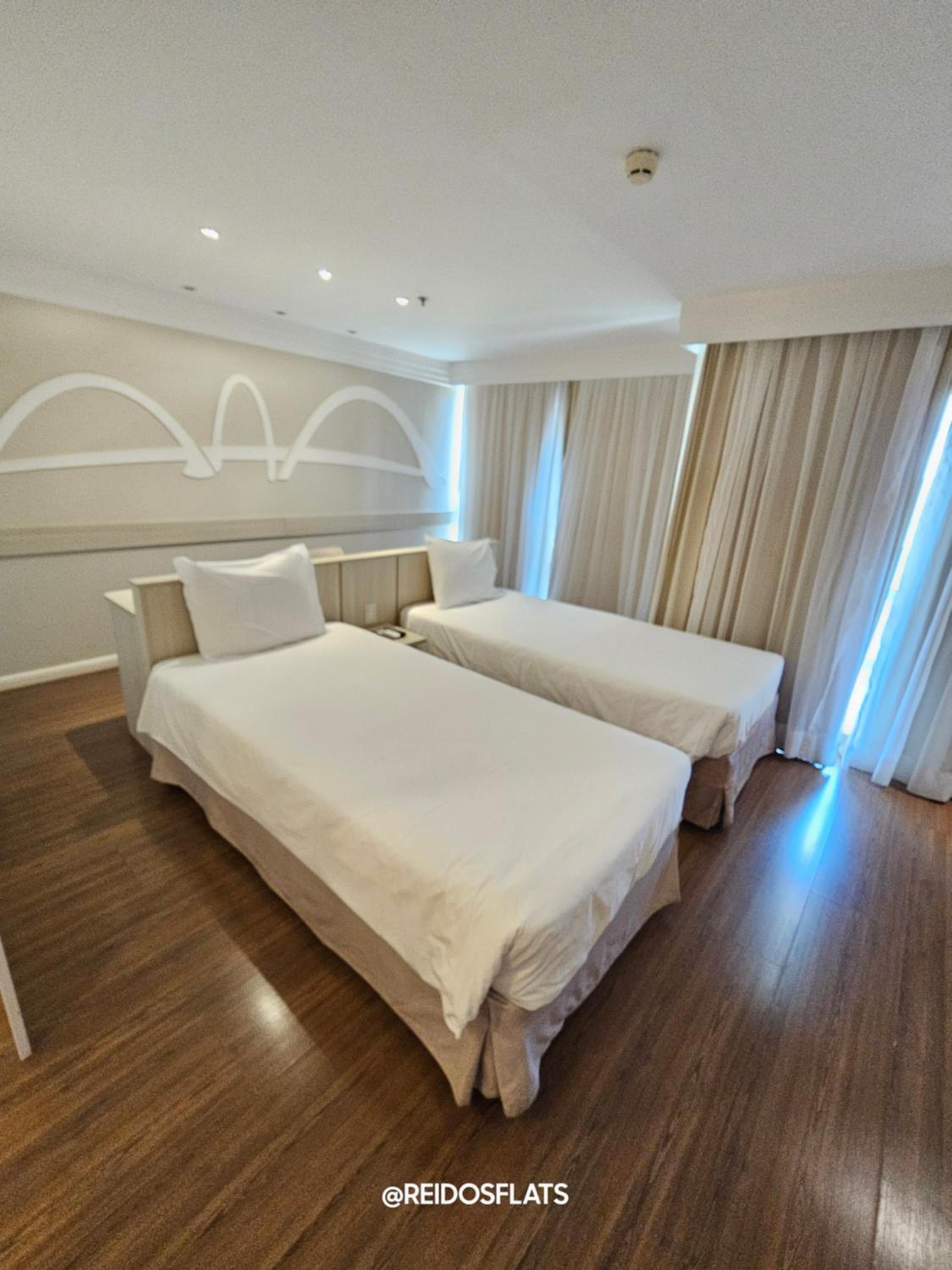 FLAT NO MERCURE BRASÍLIA LIDER, AO LADO DA ESPLANADA DOS MINISTÉRIOS, ESTÁDIO MANÉ GARRINCHA E CENTRO DE CONVENÇÕES, COM PISCINA, ACADEMIA, RESTAURANTE, RE