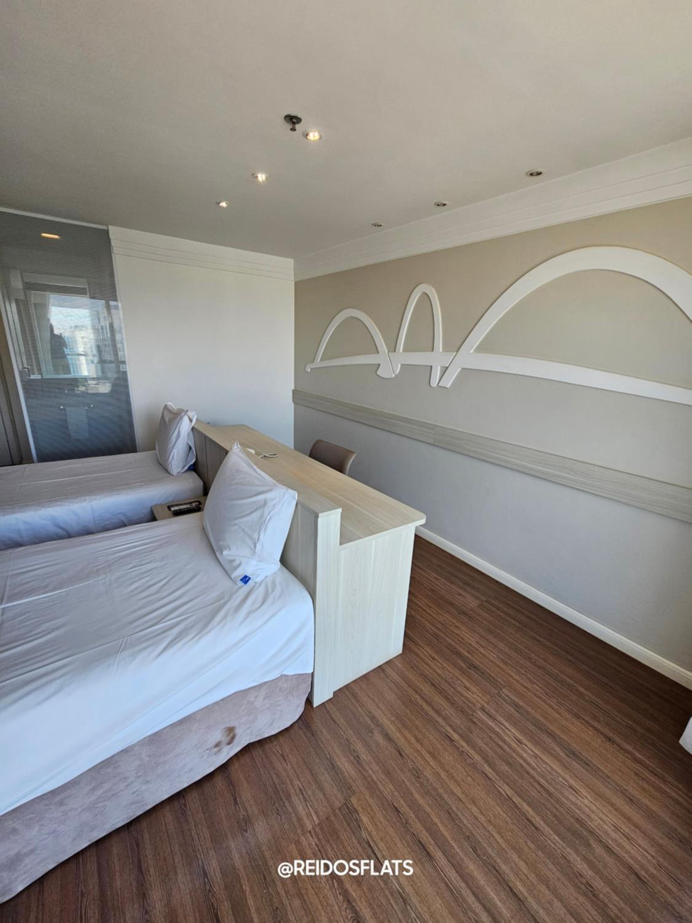FLAT NO MERCURE BRASÍLIA LIDER, AO LADO DA ESPLANADA DOS MINISTÉRIOS, ESTÁDIO MANÉ GARRINCHA E CENTRO DE CONVENÇÕES, COM PISCINA, ACADEMIA, RESTAURANTE, RE