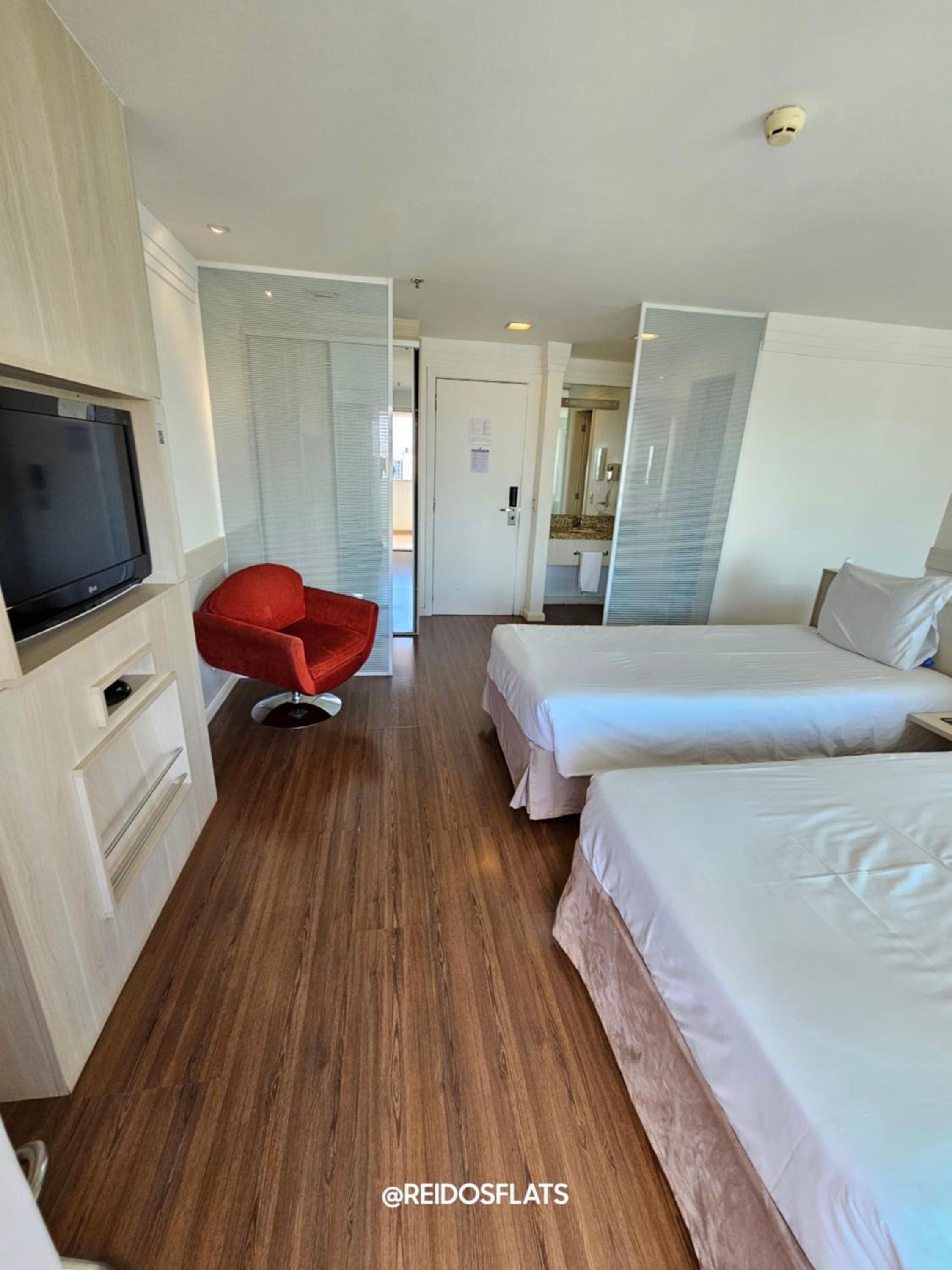 FLAT NO MERCURE BRASÍLIA LIDER, AO LADO DA ESPLANADA DOS MINISTÉRIOS, ESTÁDIO MANÉ GARRINCHA E CENTRO DE CONVENÇÕES, COM PISCINA, ACADEMIA, RESTAURANTE, RE