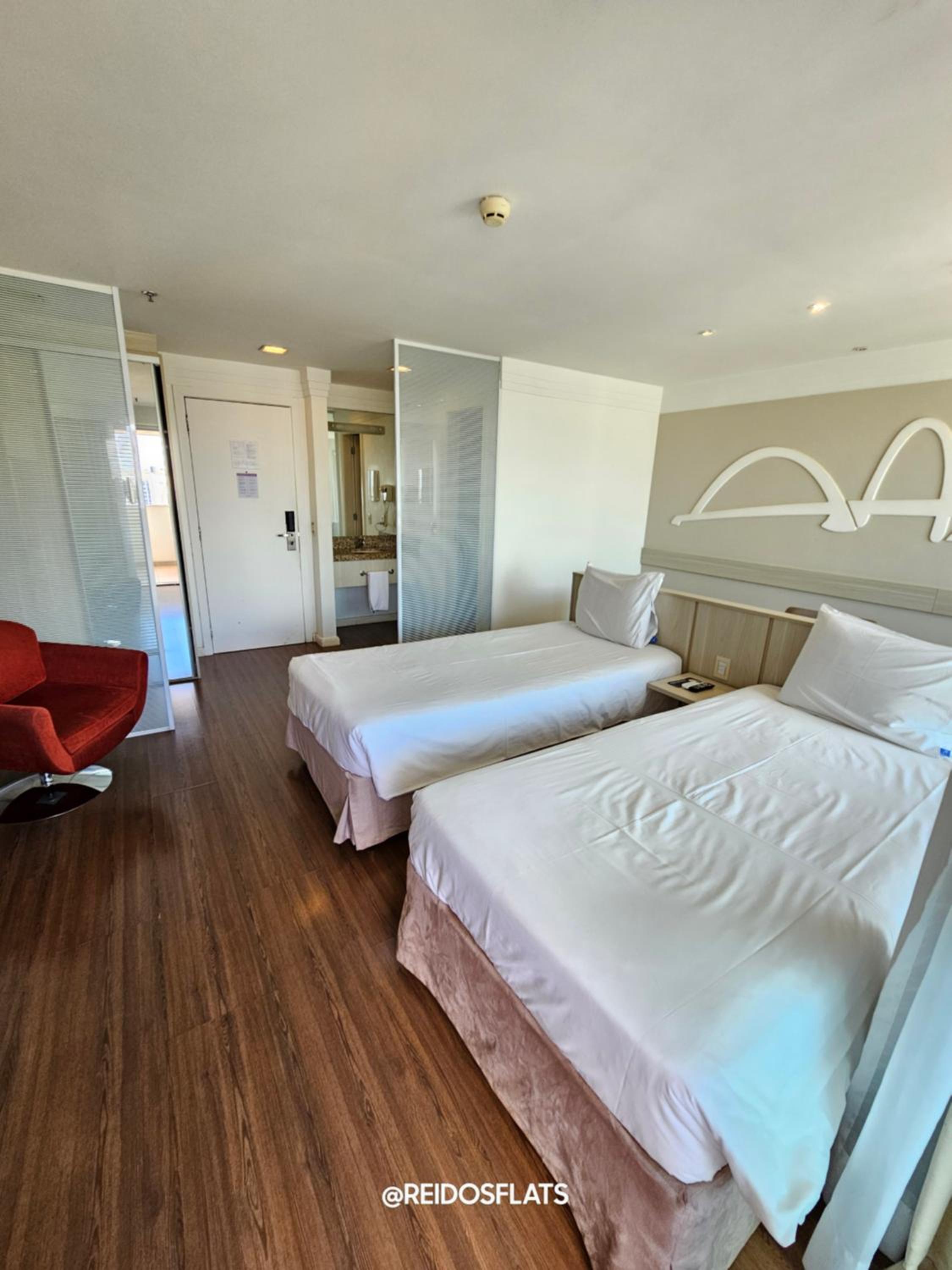 FLAT NO MERCURE BRASÍLIA LIDER, AO LADO DA ESPLANADA DOS MINISTÉRIOS, ESTÁDIO MANÉ GARRINCHA E CENTRO DE CONVENÇÕES, COM PISCINA, ACADEMIA, RESTAURANTE, RE