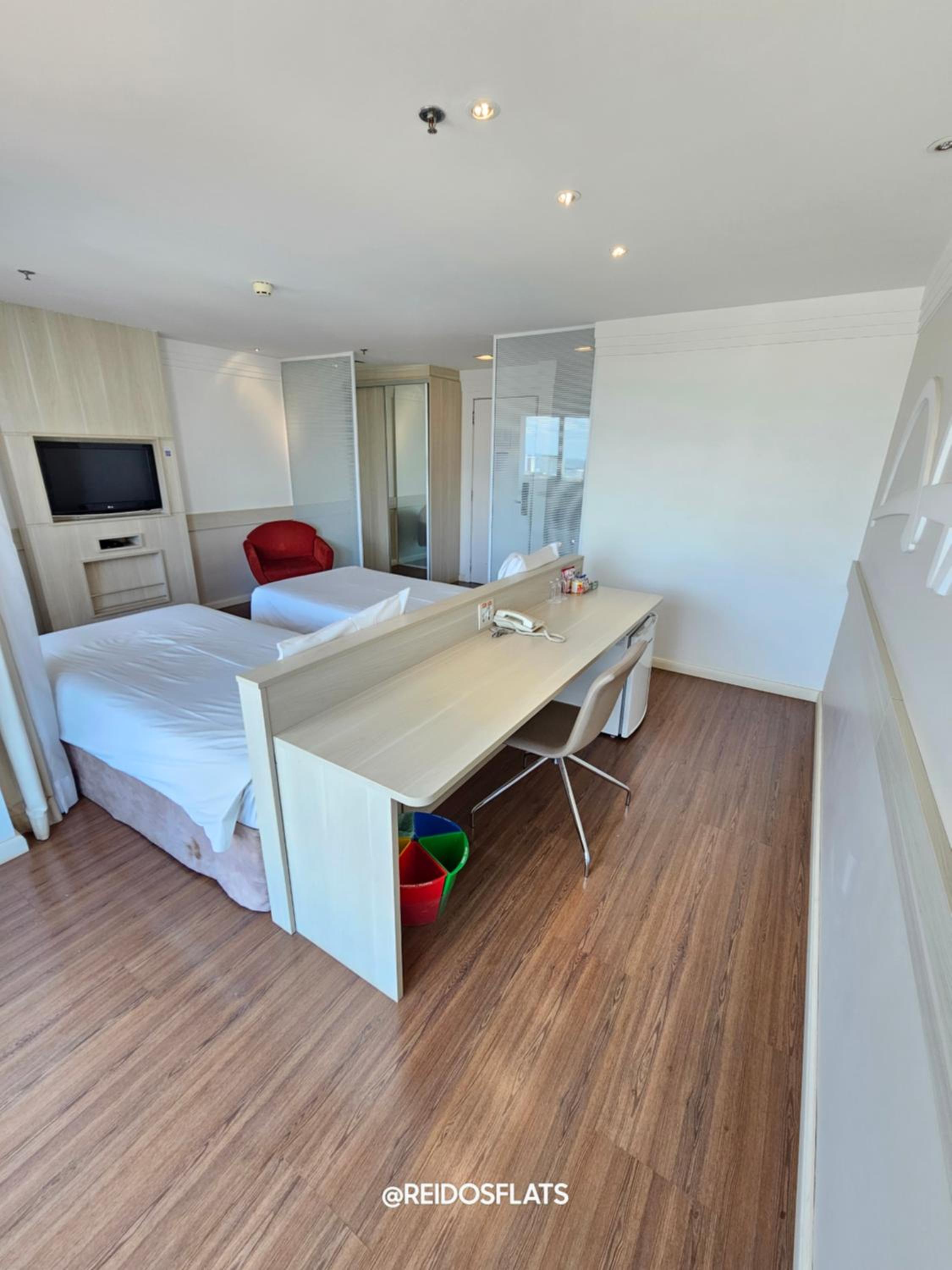 FLAT NO MERCURE BRASÍLIA LIDER, AO LADO DA ESPLANADA DOS MINISTÉRIOS, ESTÁDIO MANÉ GARRINCHA E CENTRO DE CONVENÇÕES, COM PISCINA, ACADEMIA, RESTAURANTE, RE