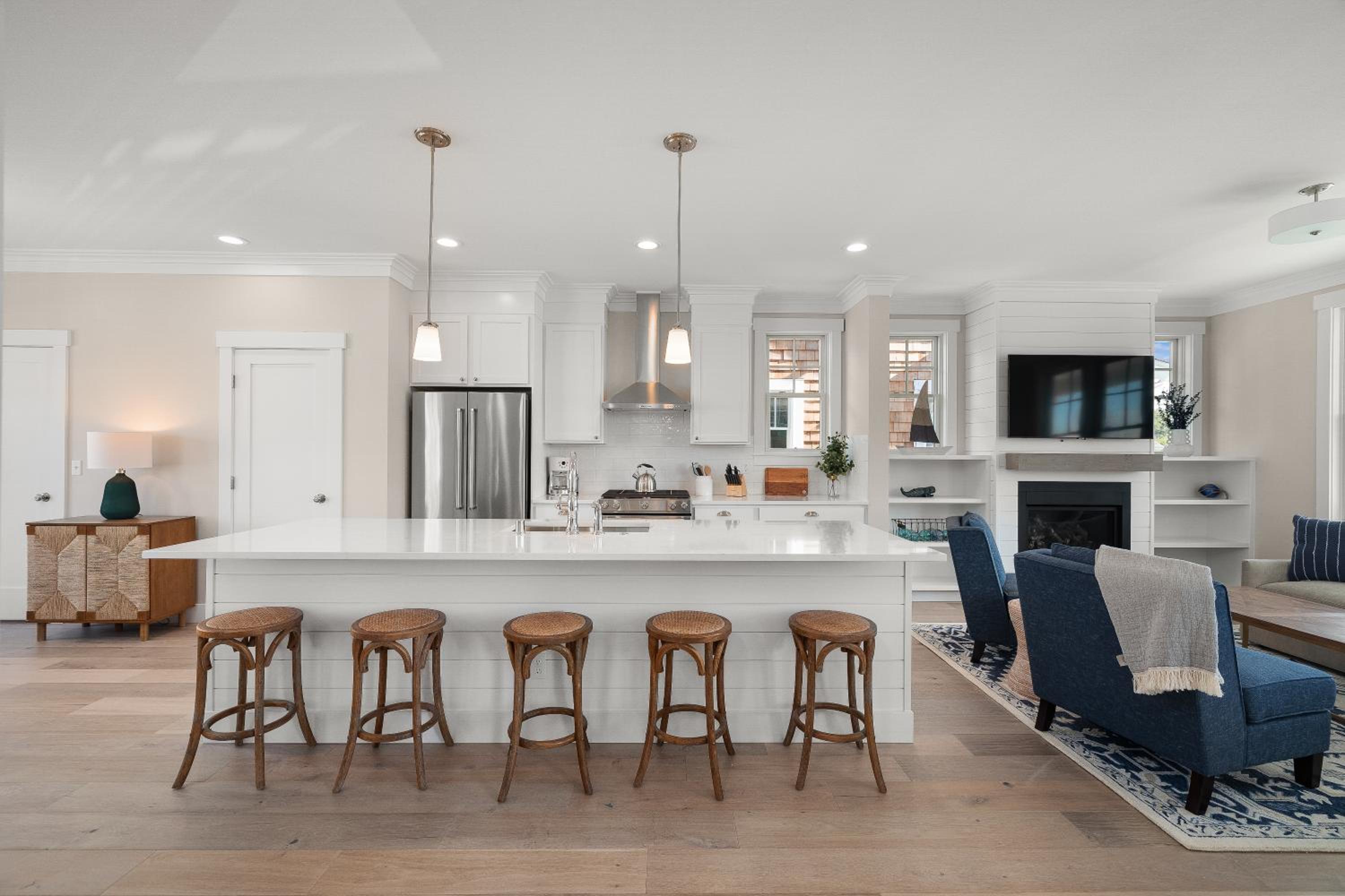 Deja Blue by Seabrook Hospitality view 3