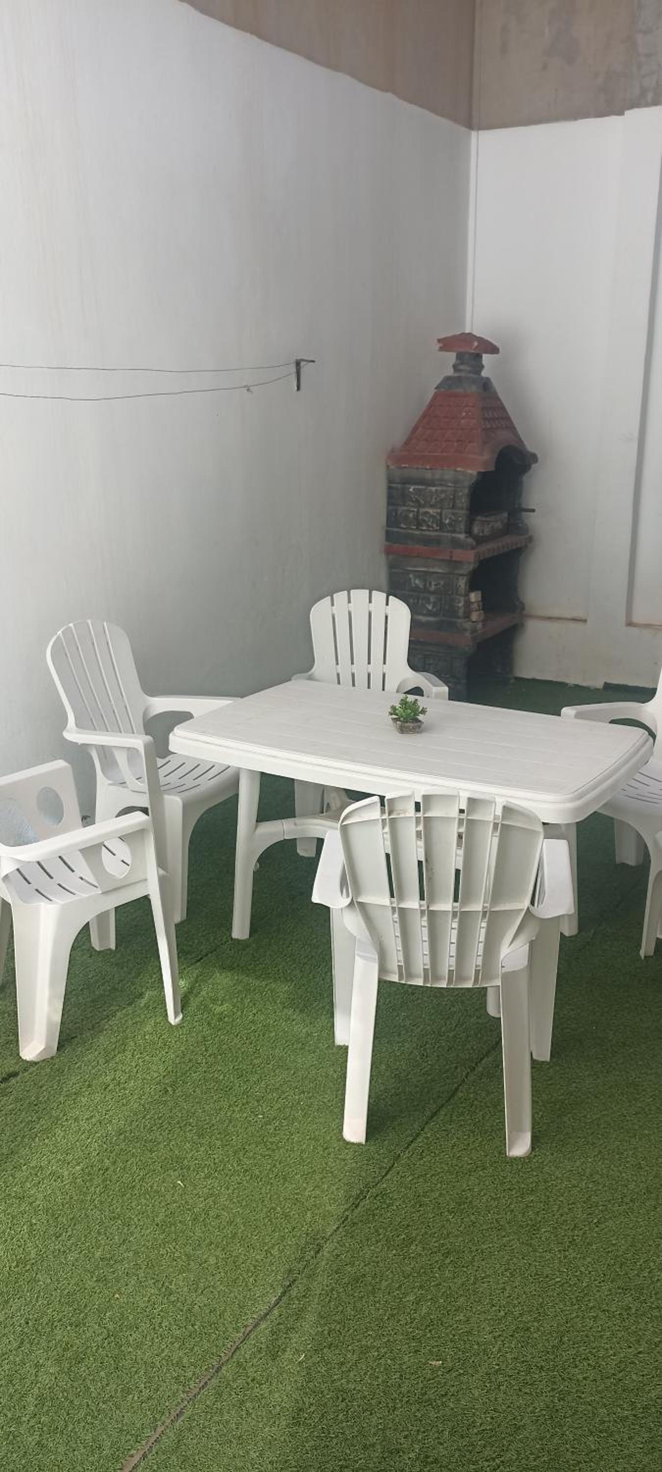 Villa avec piscine, jardin et barbecue