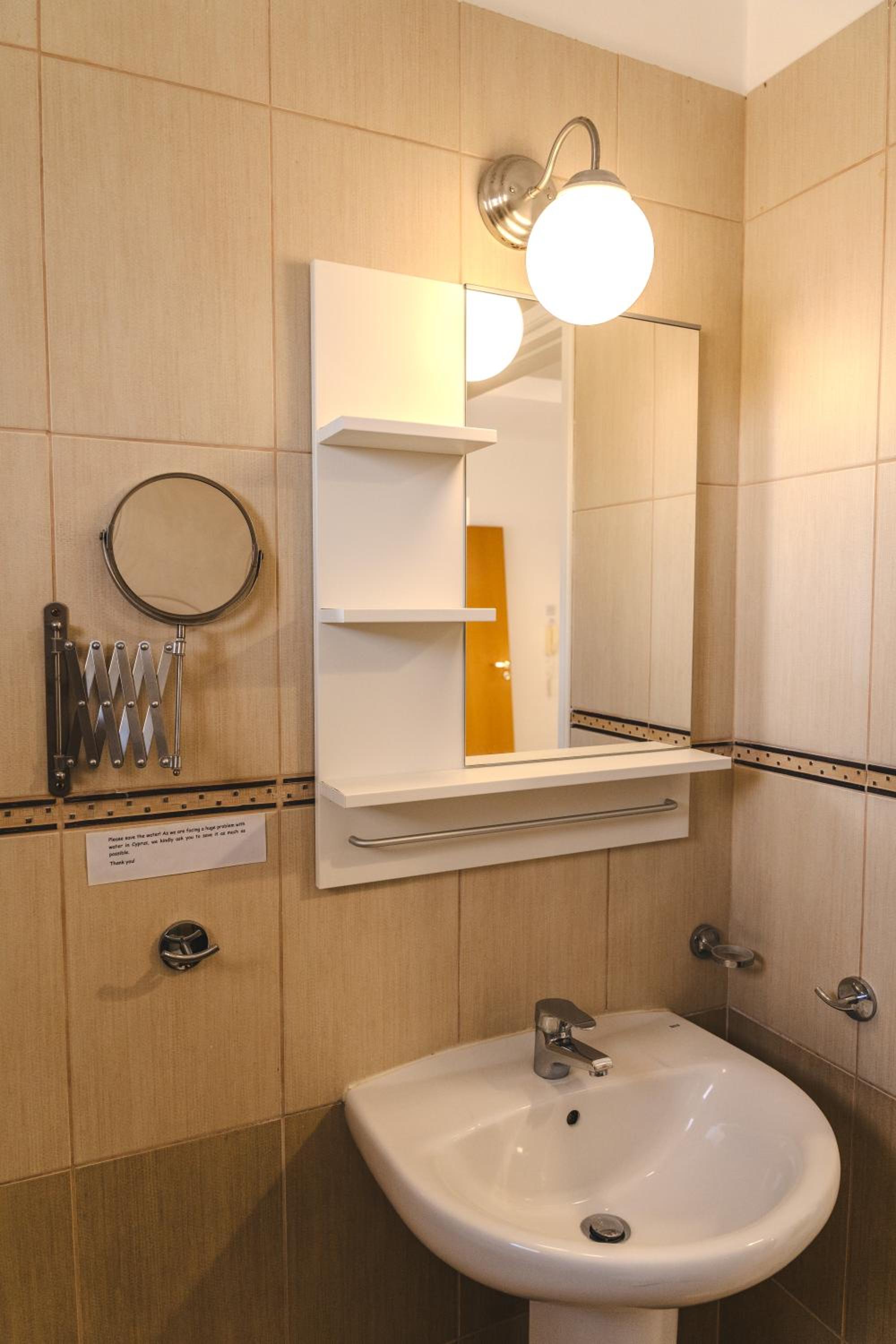 Athina Mackenzie 2 Bedroom Flat with Pool view 2