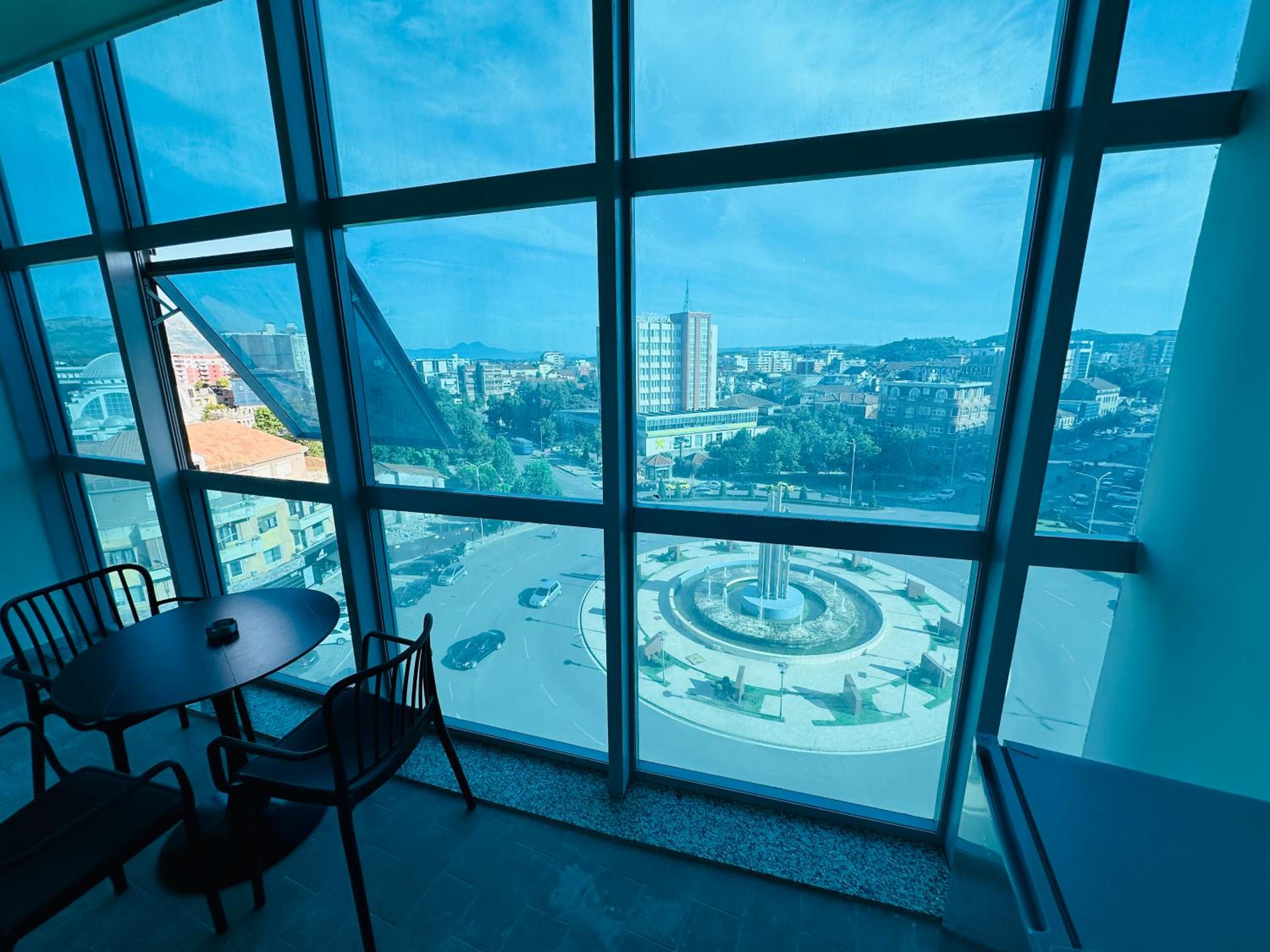 STAY-FIVE Modern Central Studios Self Check-in & Fast Wi-Fi