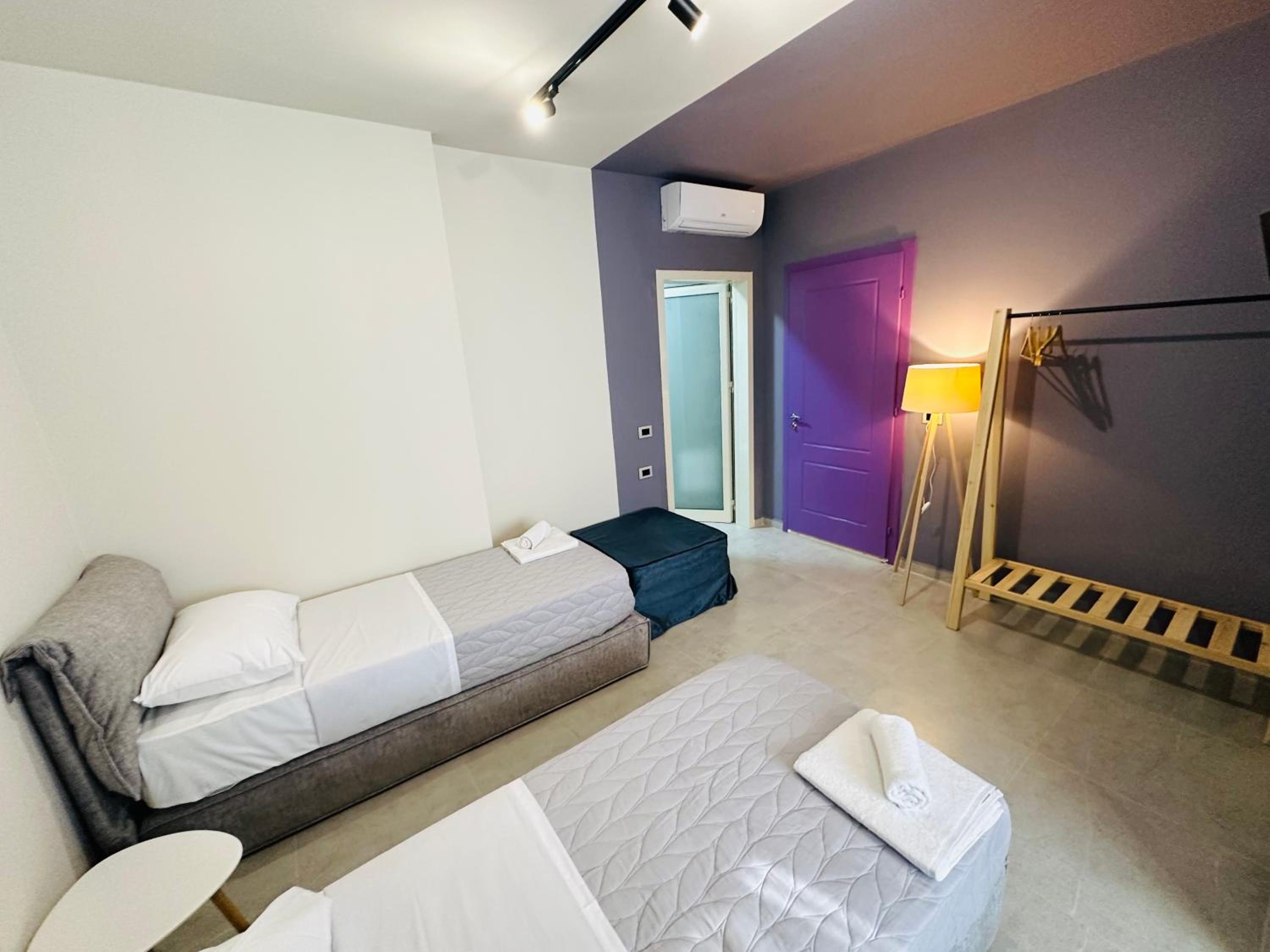 STAY-FIVE Modern Central Studios Self Check-in & Fast Wi-Fi