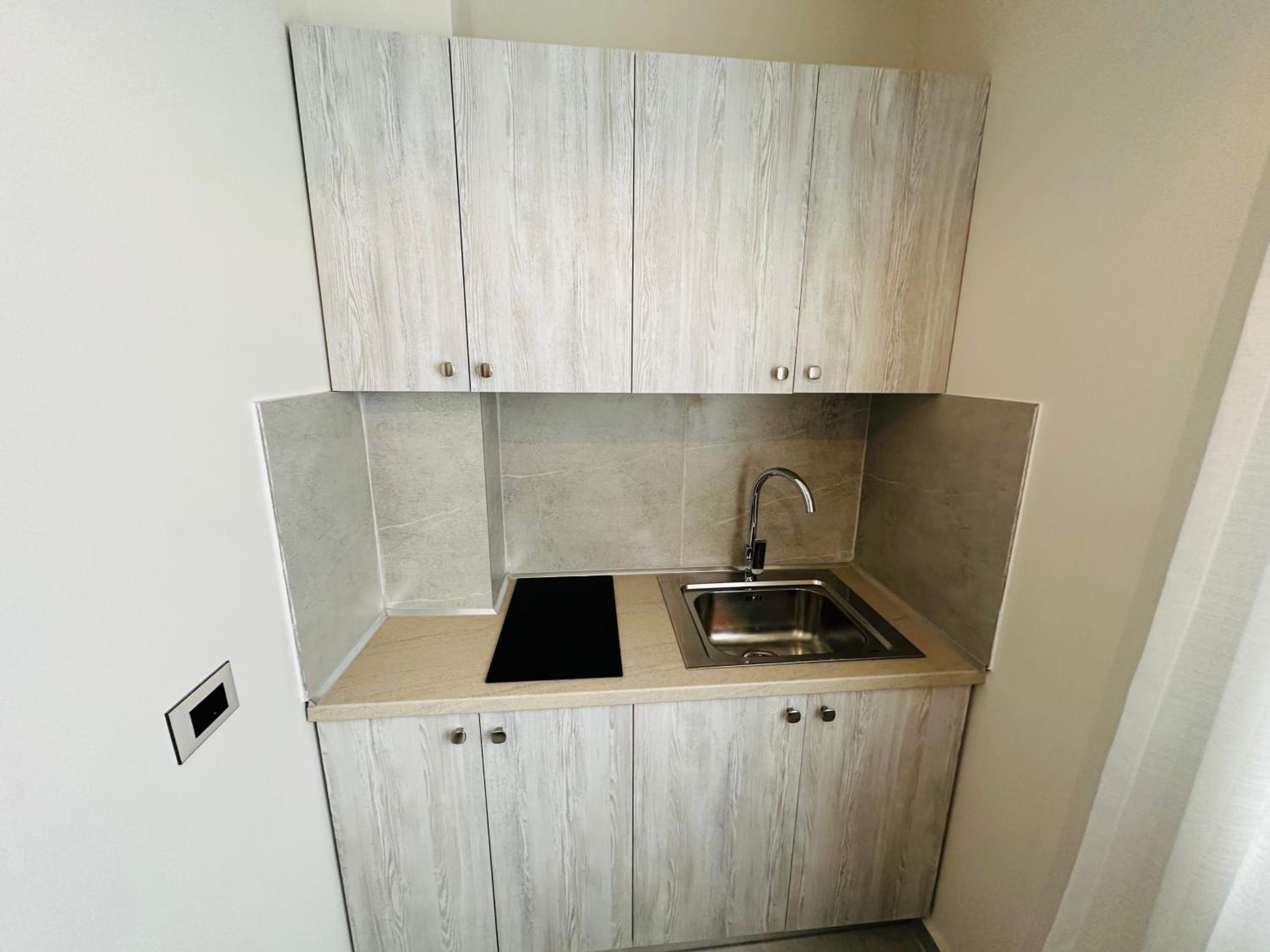STAY-FIVE Modern Central Studios Self Check-in & Fast Wi-Fi