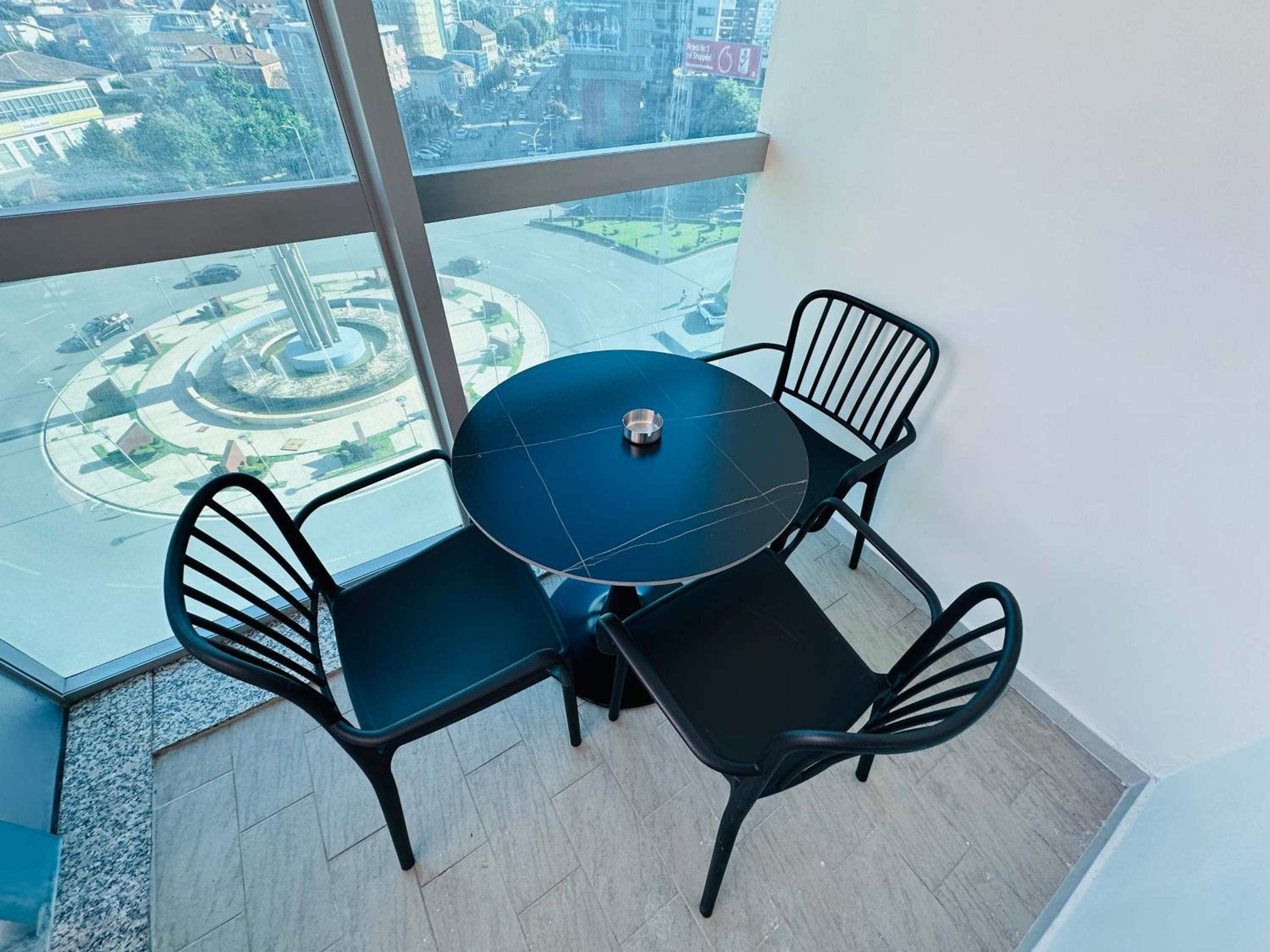 STAY-FIVE Modern Central Studios Self Check-in & Fast Wi-Fi