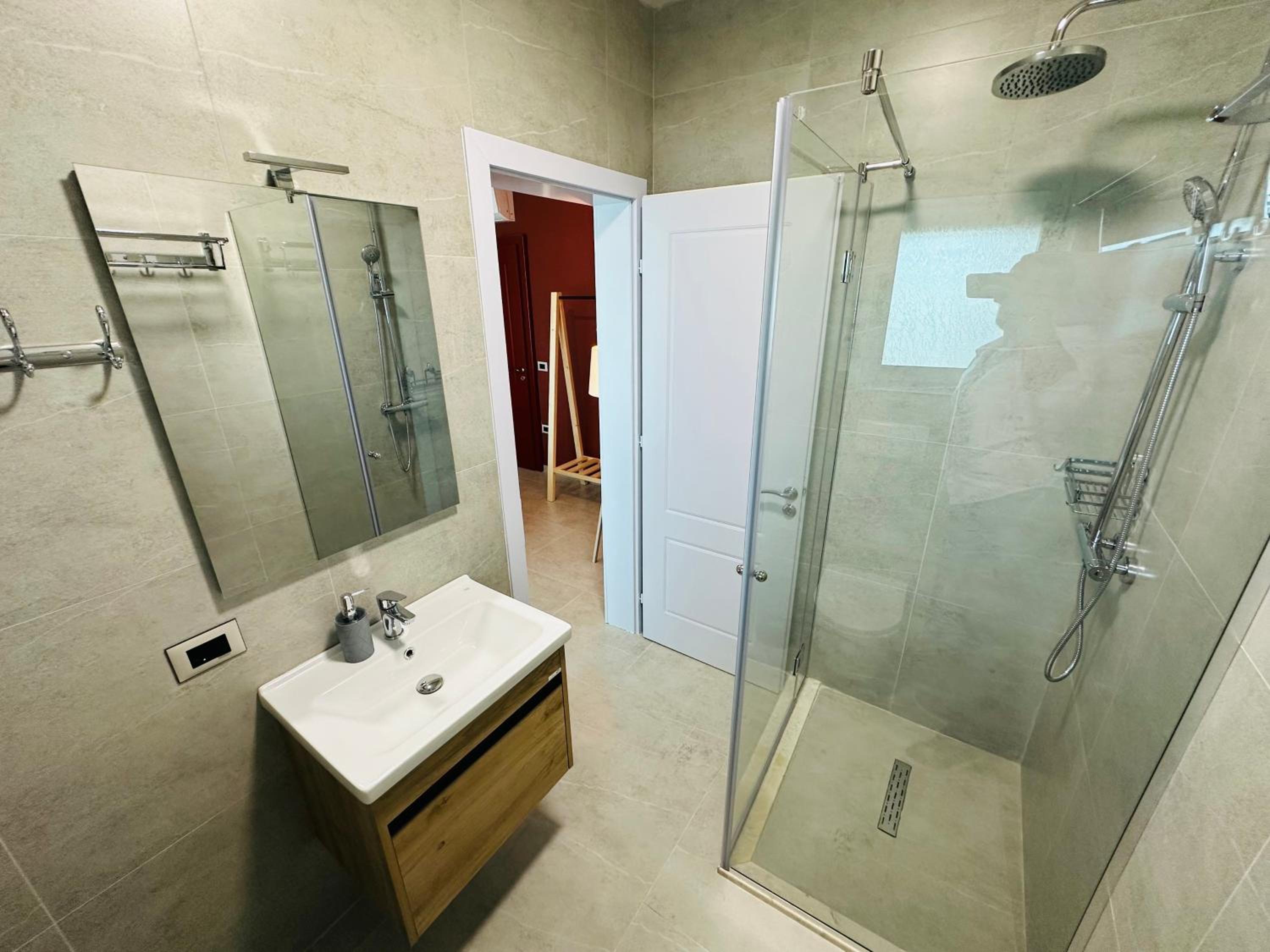 STAY-FIVE Modern Central Studios Self Check-in & Fast Wi-Fi