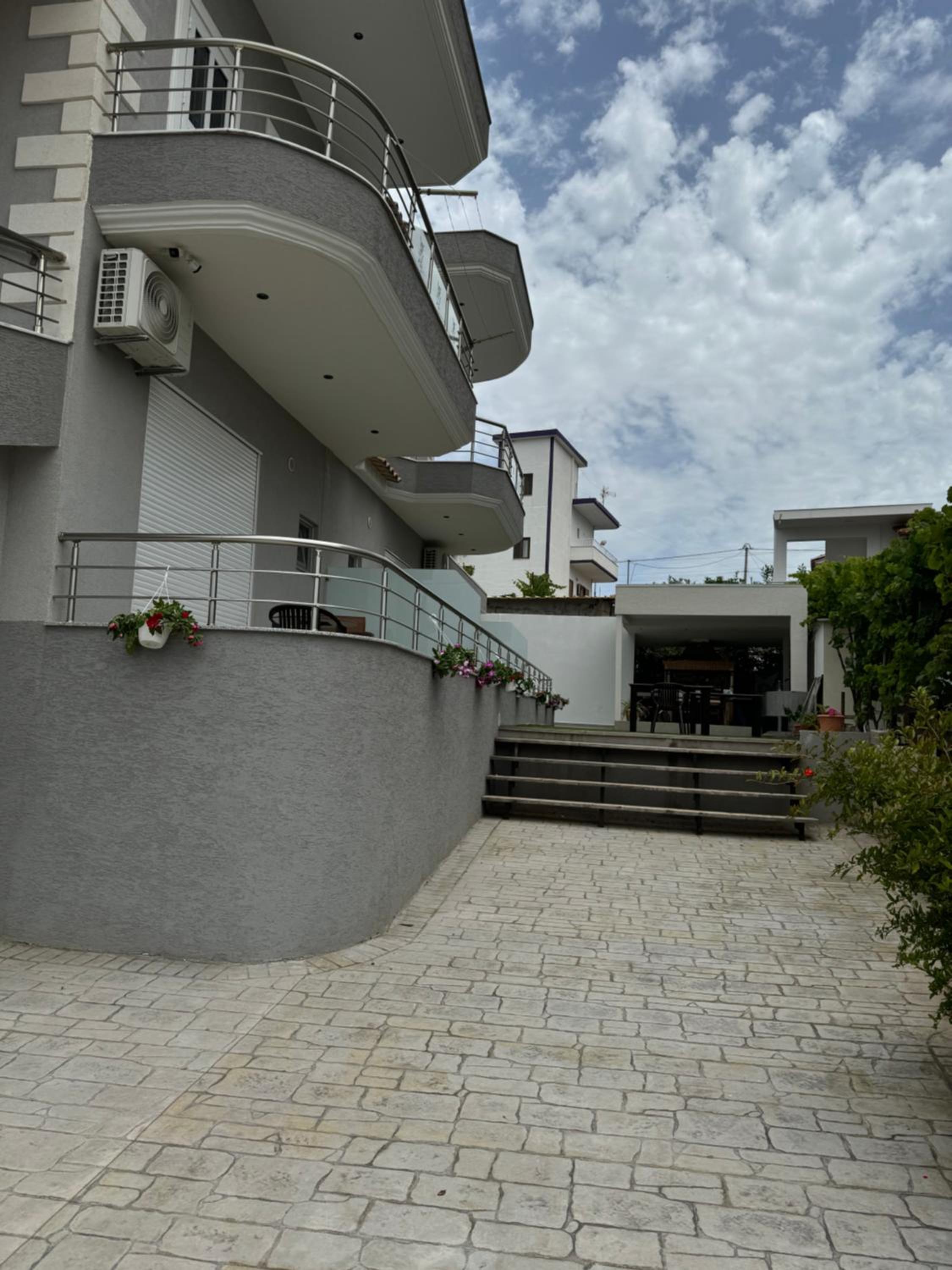 Vila Neli