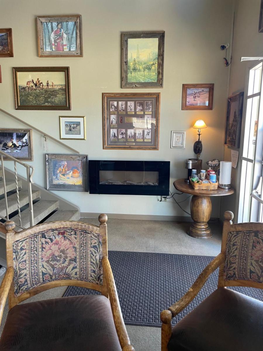 Rawlins Vacations - Rawlins Western Lodge - Property Image 3