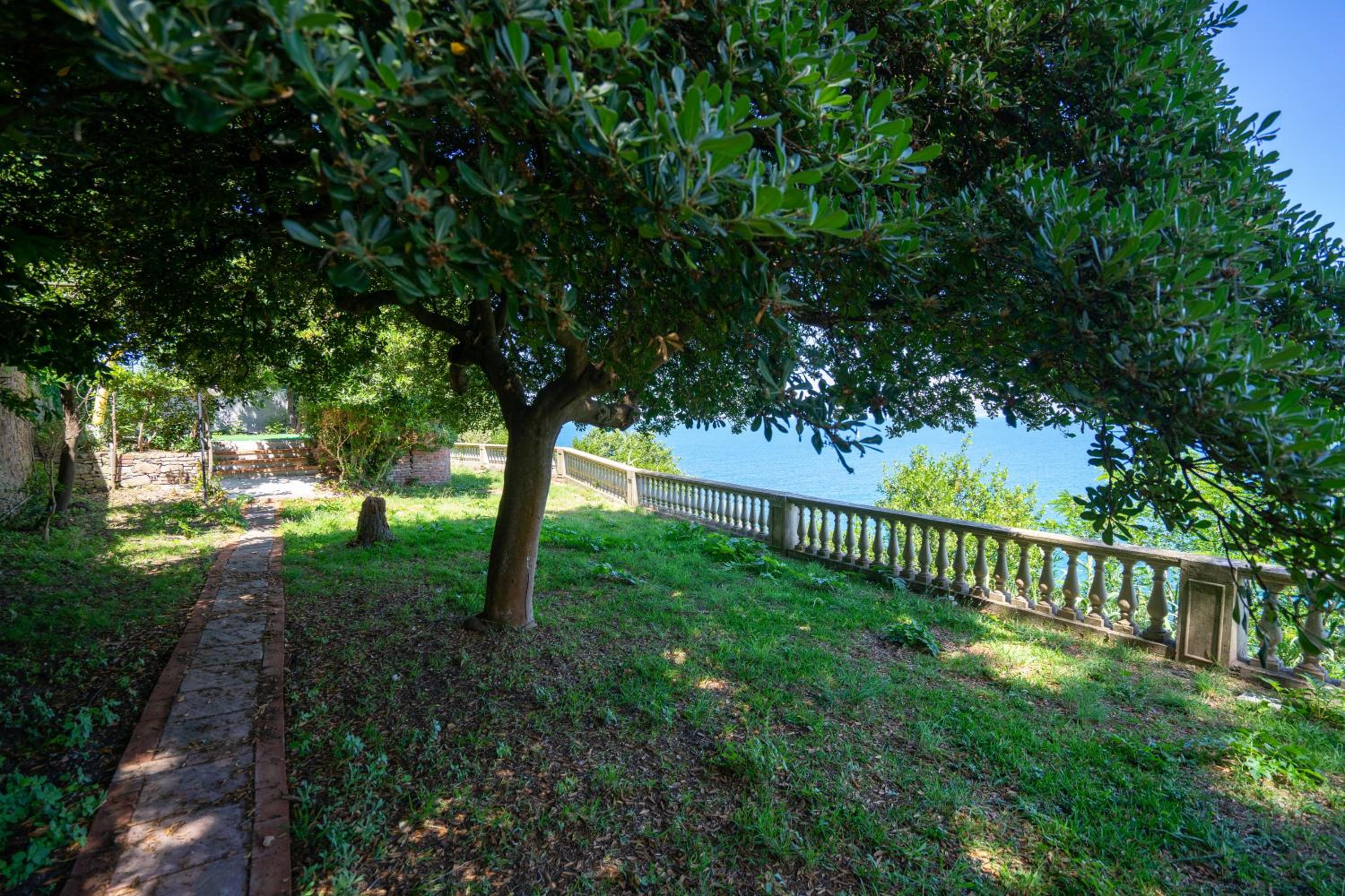 Lighthouse View Villa with Sea View Terrace and Garden