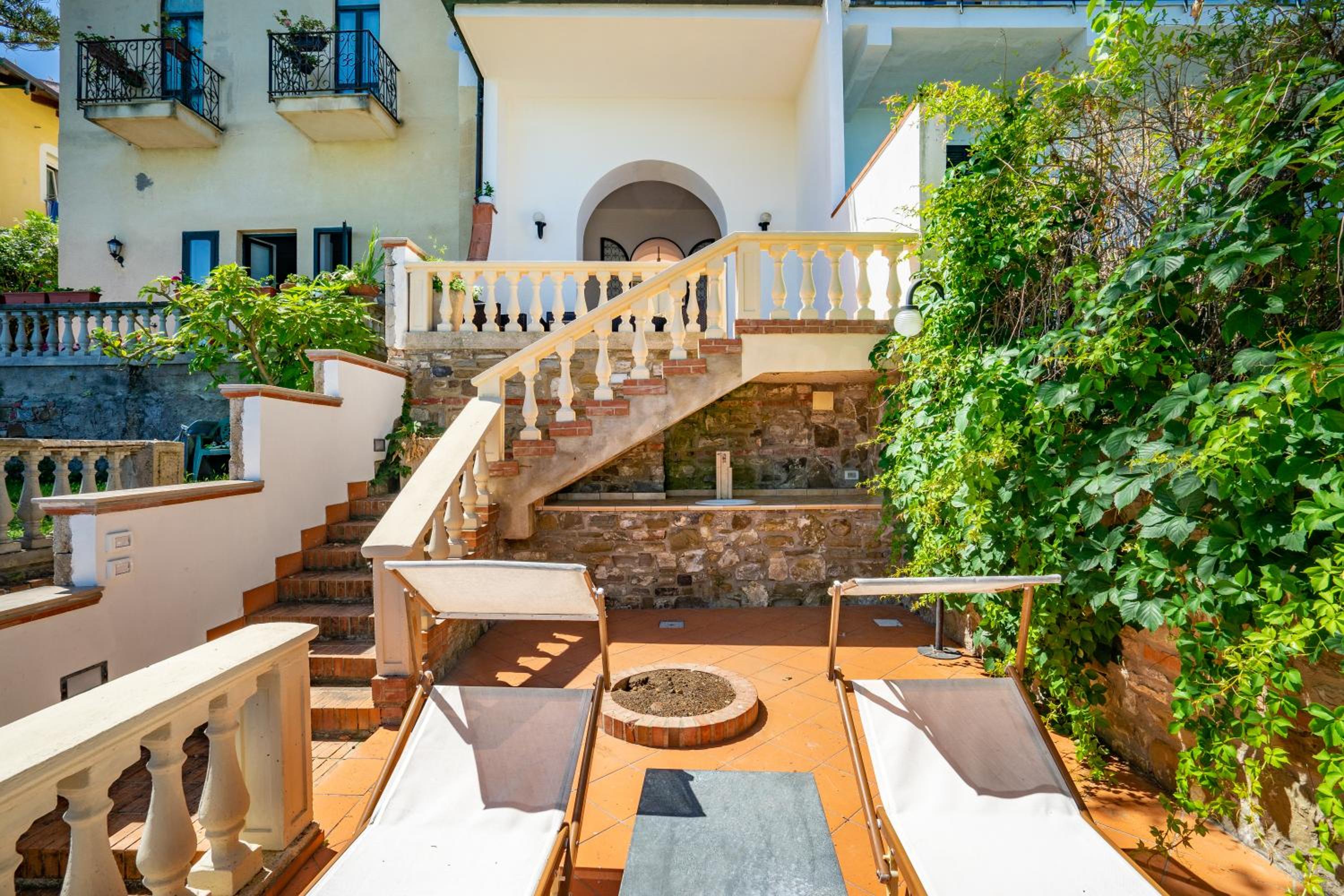 Lighthouse View Villa with Sea View Terrace and Garden