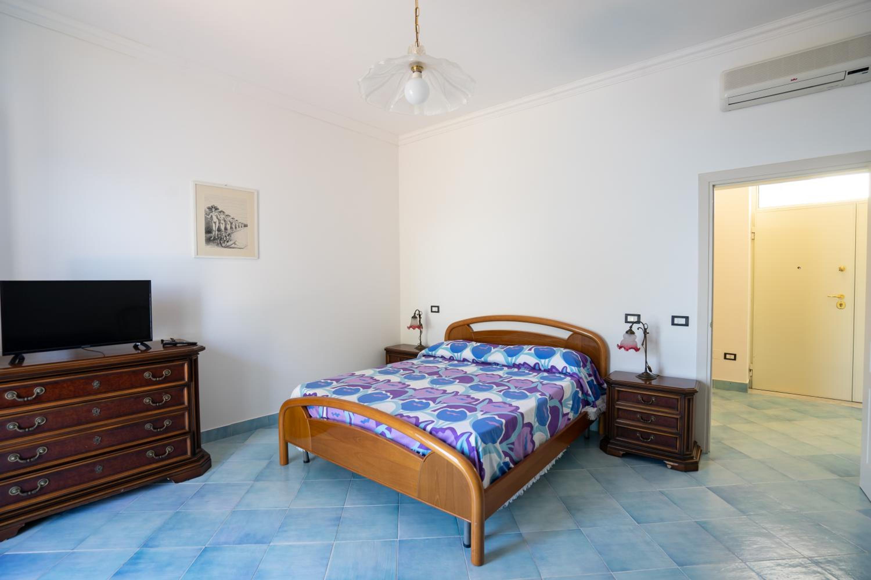Lighthouse View Villa with Sea View Terrace and Garden