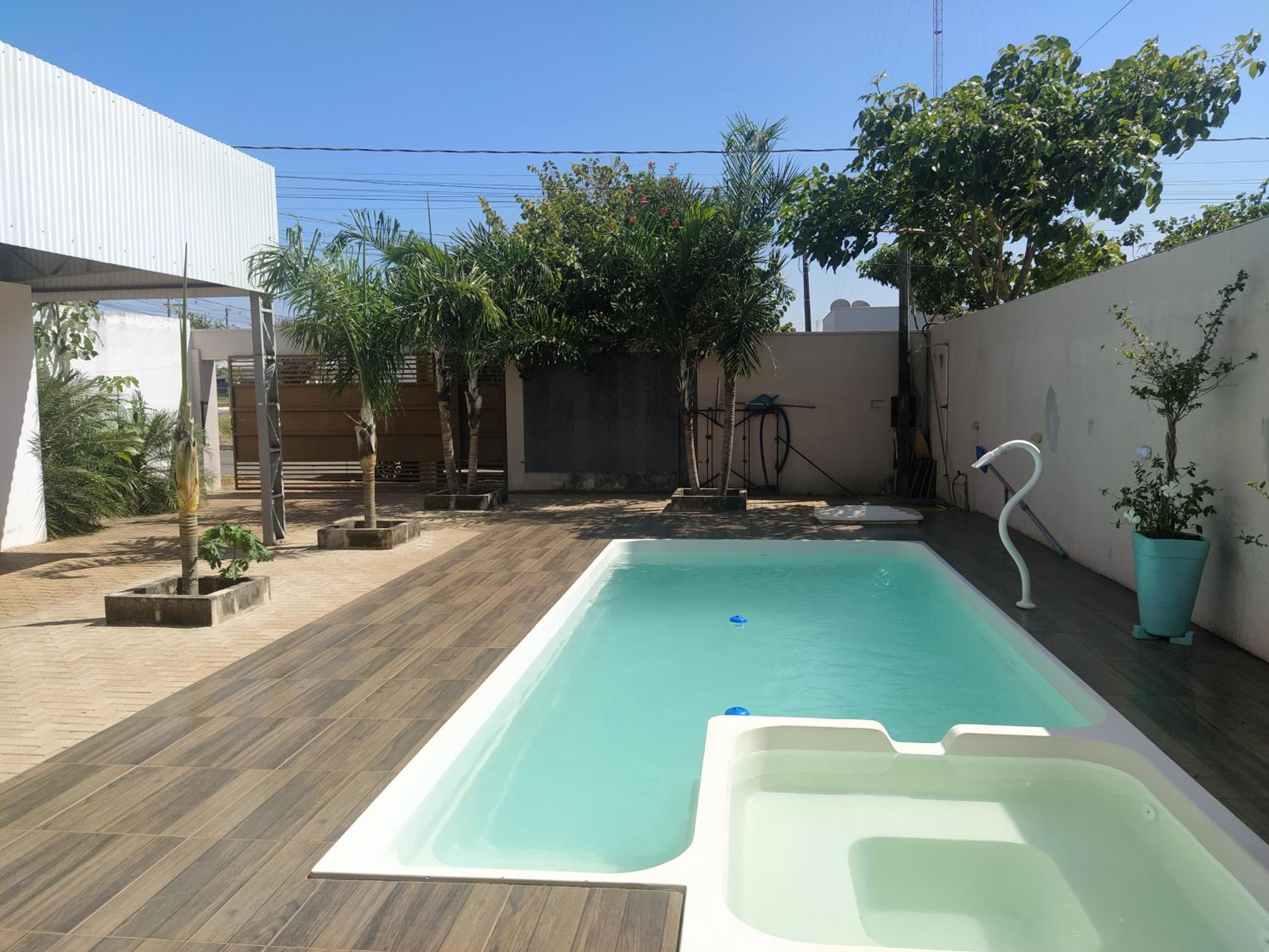 check-in autônomo em Piscina, Hidro, churrasqueira, casa dispondo até 3 quartos, 3 ar, 2b, tudo privativo - Reserva valor 6 hóspedes para abrir os 3 quarto