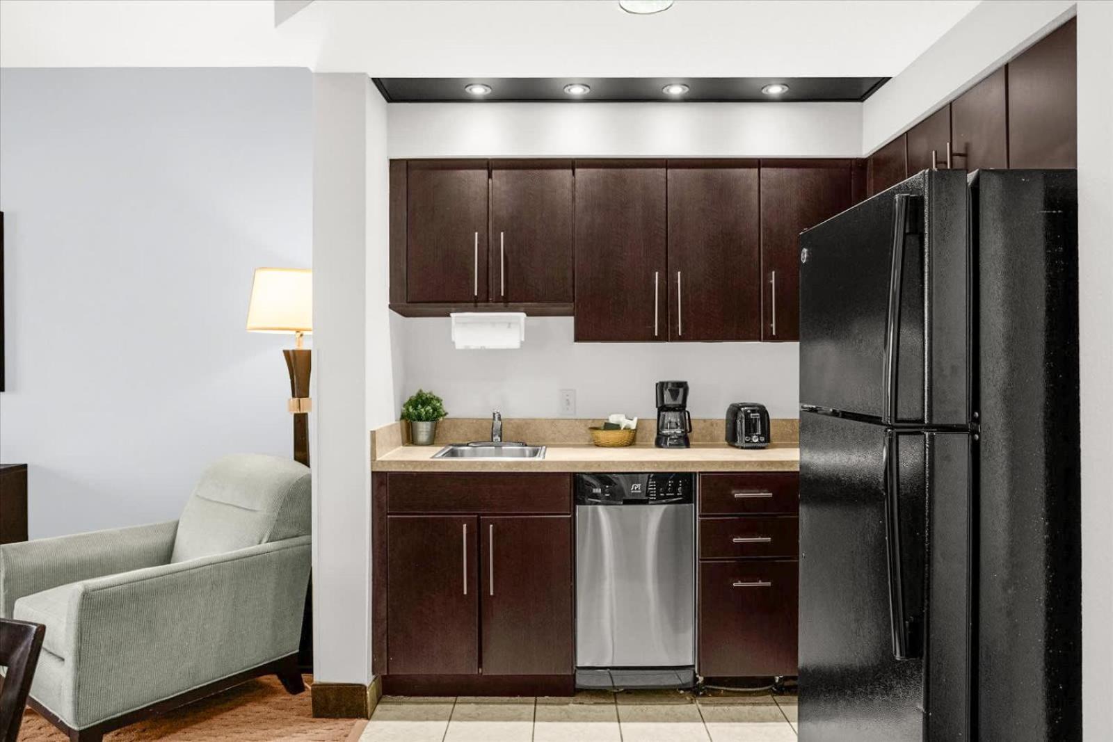 Condo 1BR Near Disney- Pool and Hot Tub