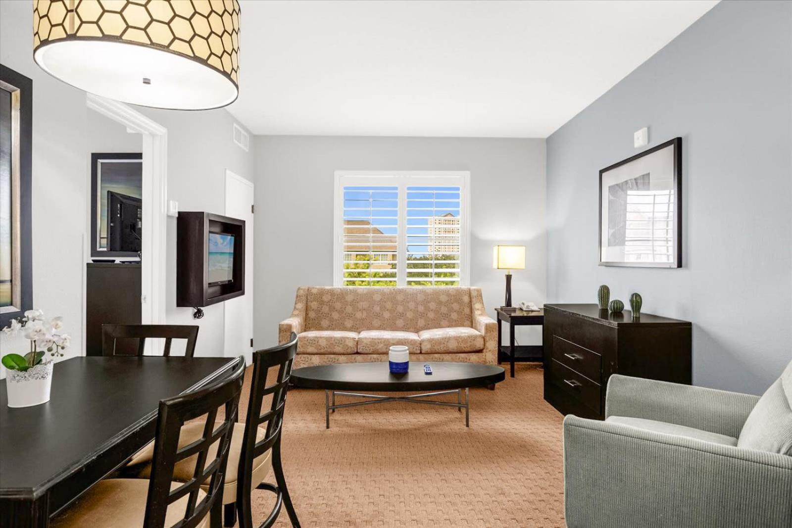 Condo 1BR Near Disney- Pool and Hot Tub