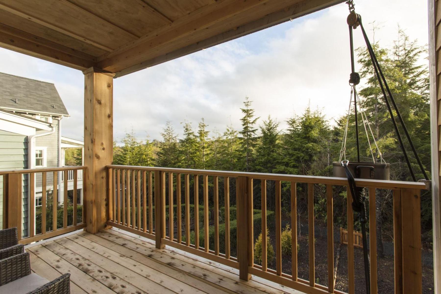 L and L Hideaway by Seabrook Hospitality view 3