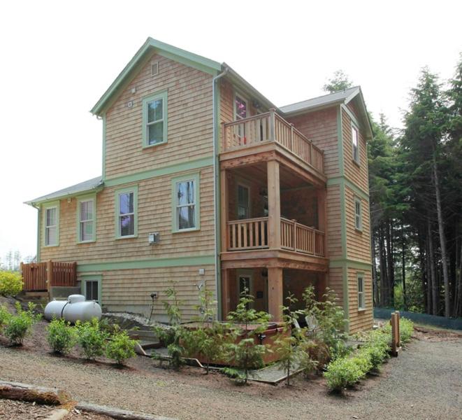 LegaSea Beach House by Seabrook Hospitality view 5