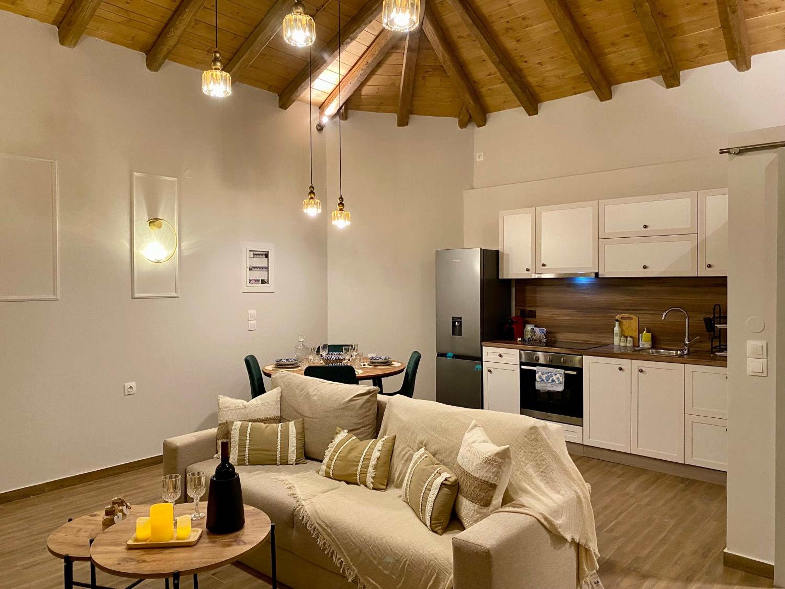 Oneiropetra Luxury House