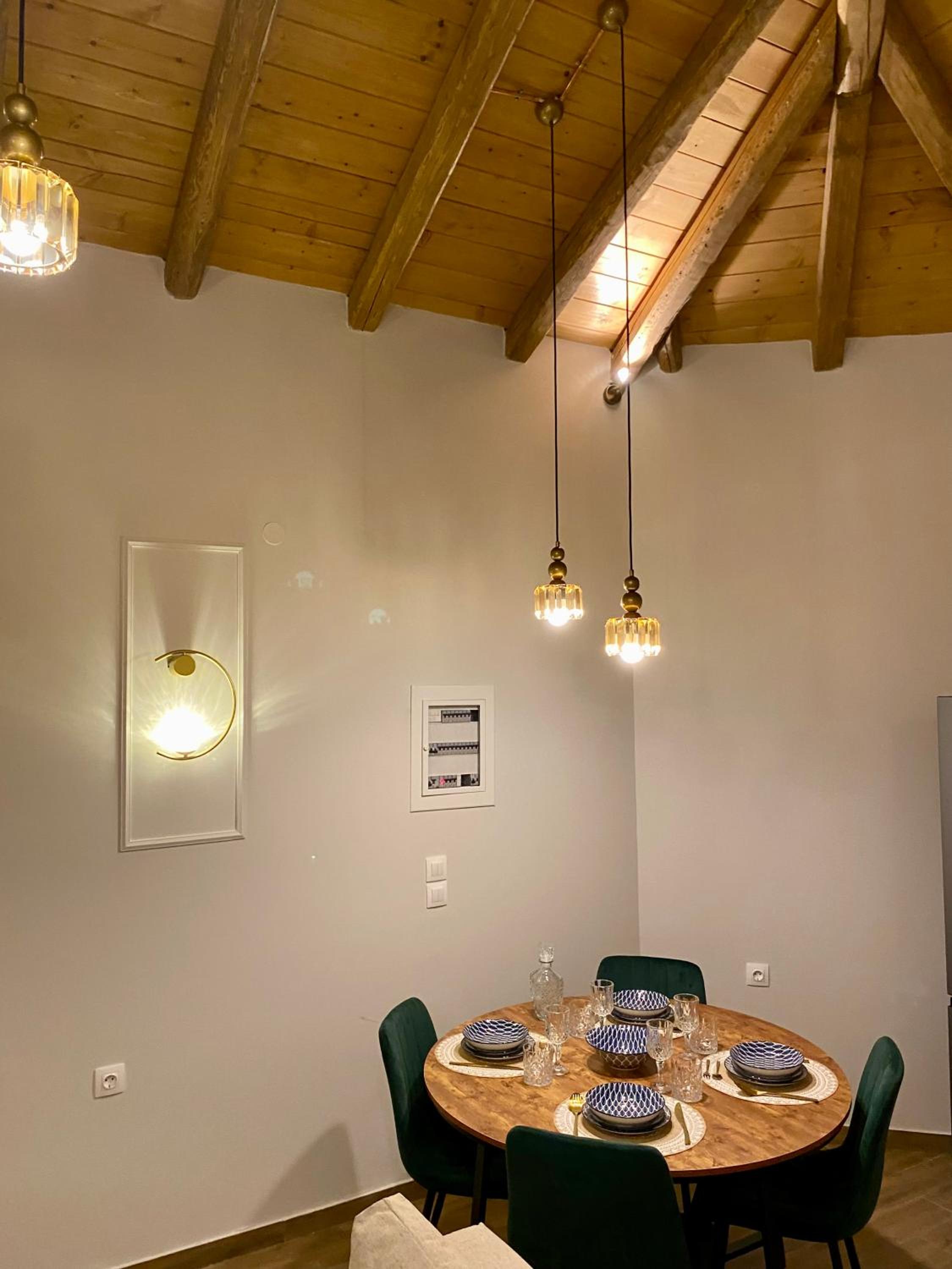 Oneiropetra Luxury House