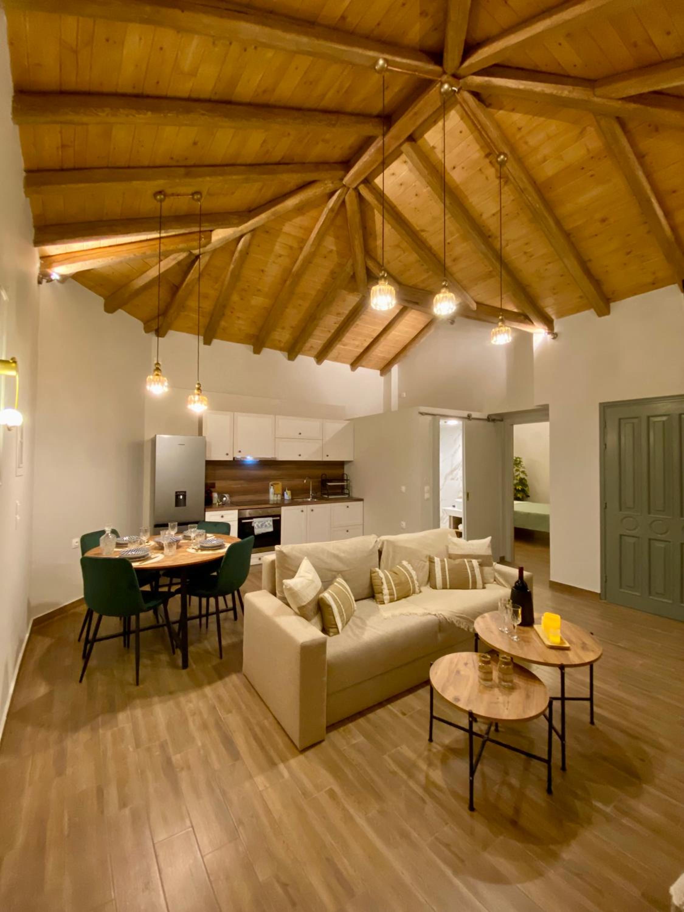 Oneiropetra Luxury House