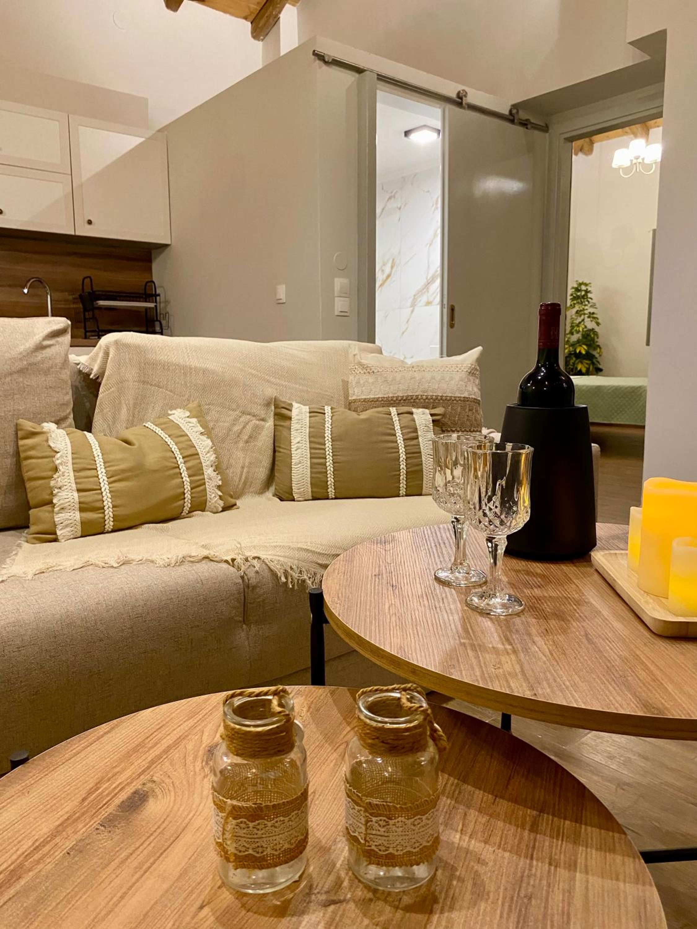Oneiropetra Luxury House