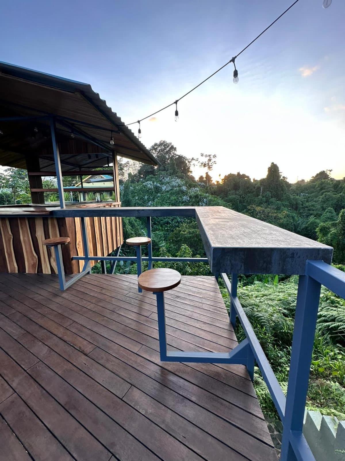 Southern Drake Lodge