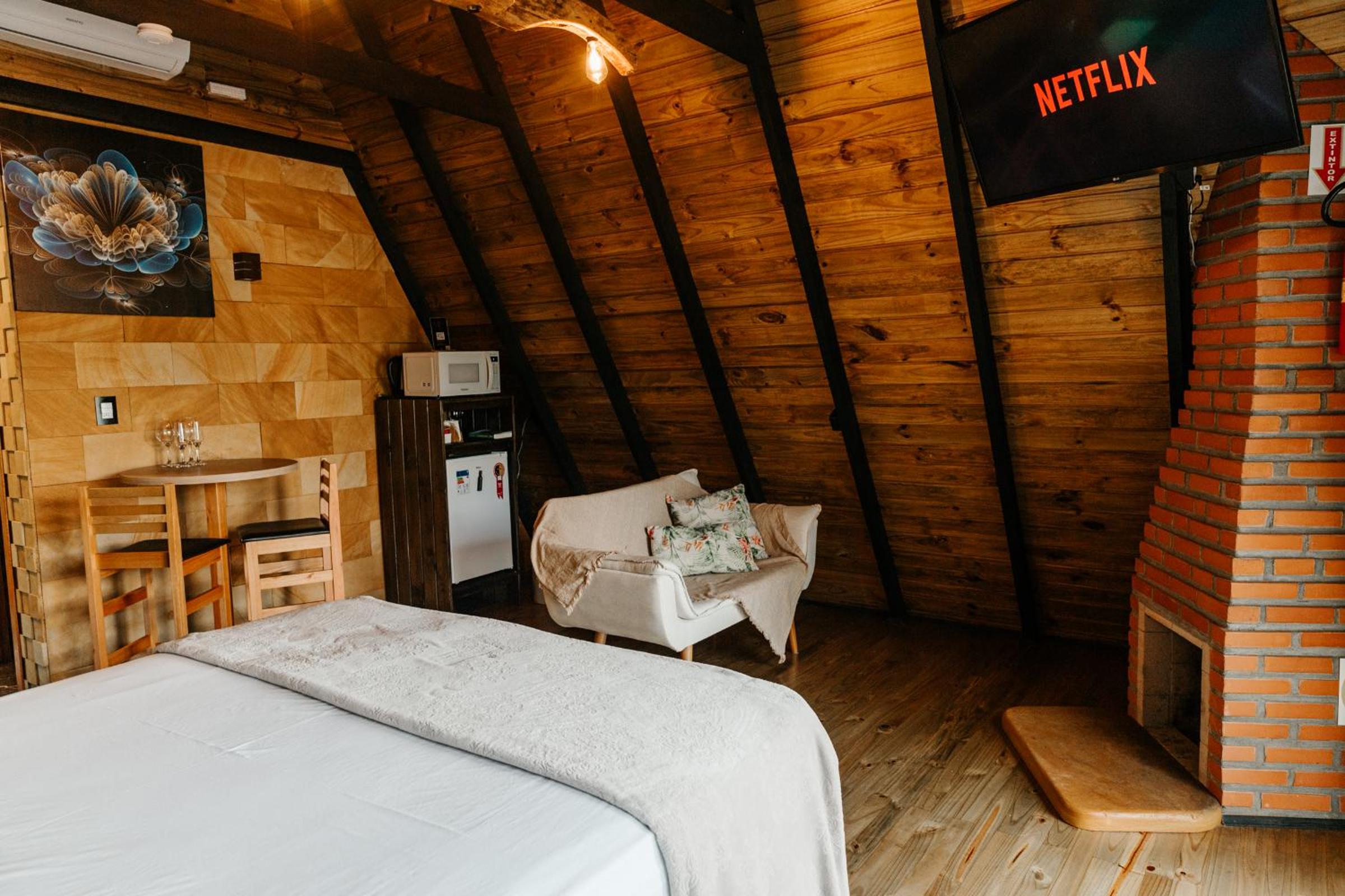Chalé Suiço com Hidromassagem e café da Manhã