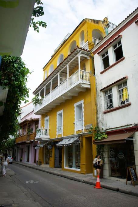 Hotel Loft con terraza y jacuzzi en el centro historico - Image 1