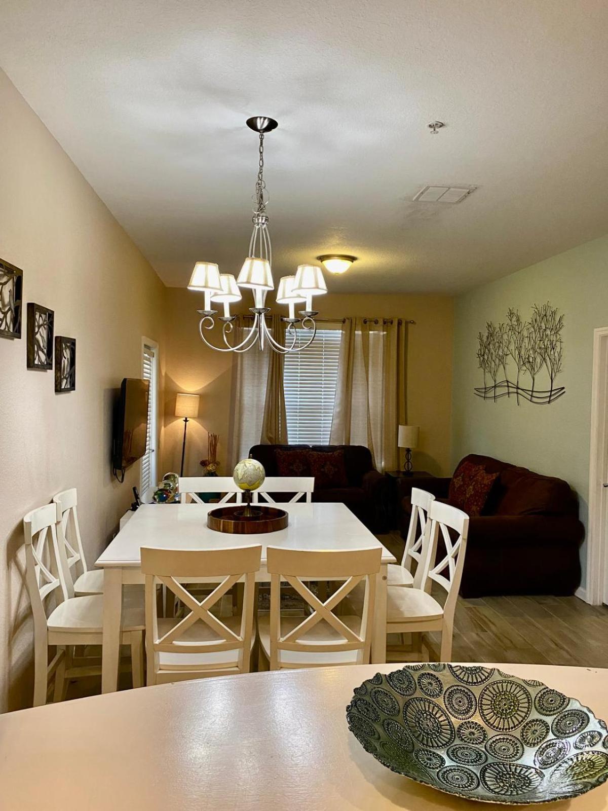 Universal Studios Area Apartment