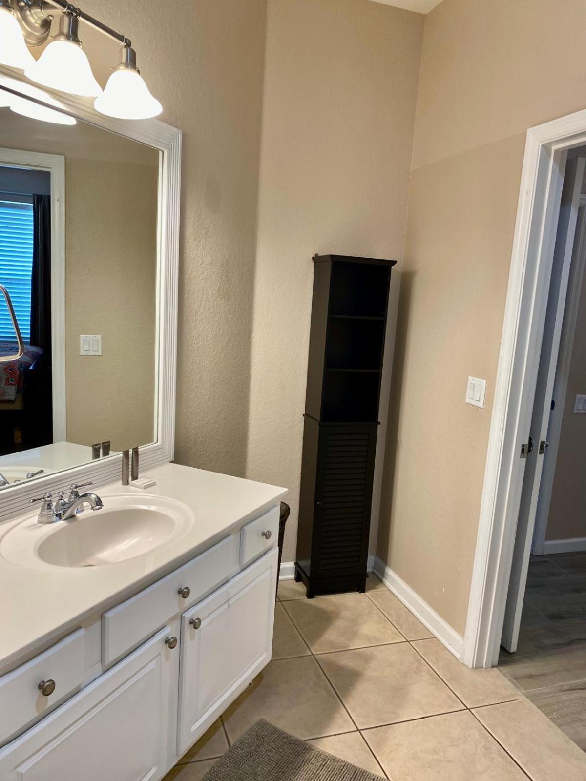 Universal Studios Area Apartment