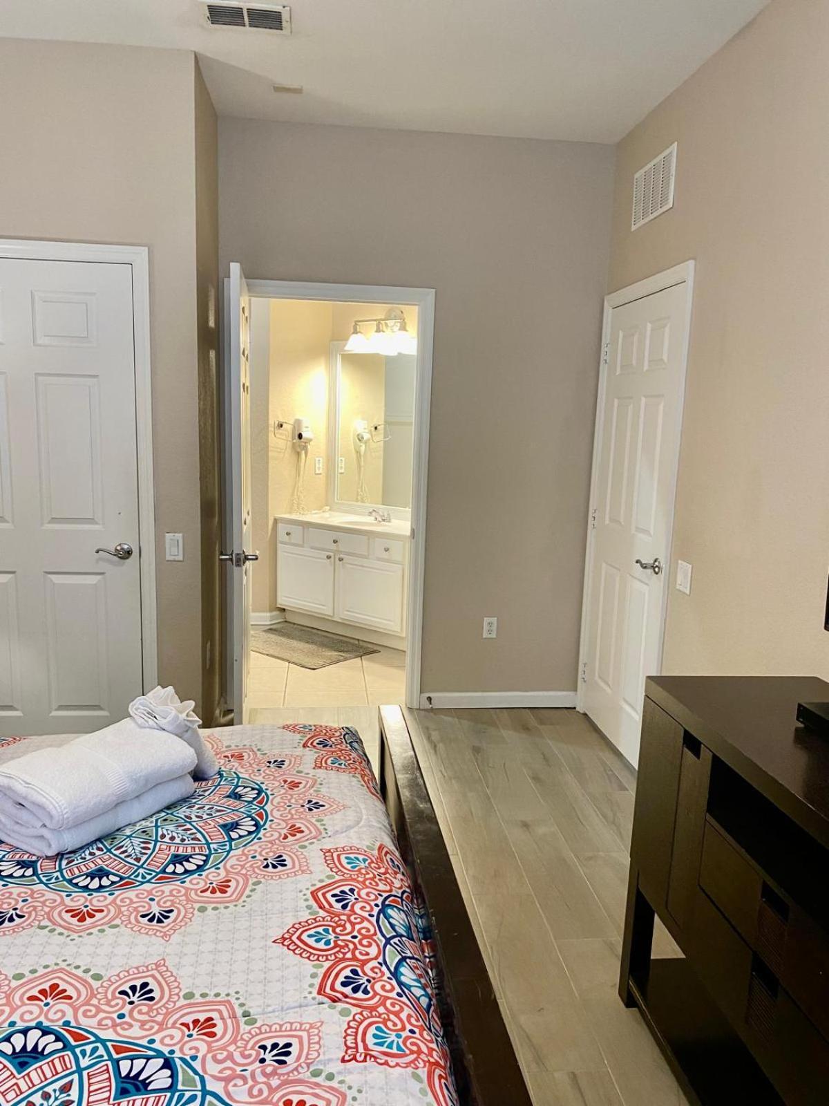 Universal Studios Area Apartment