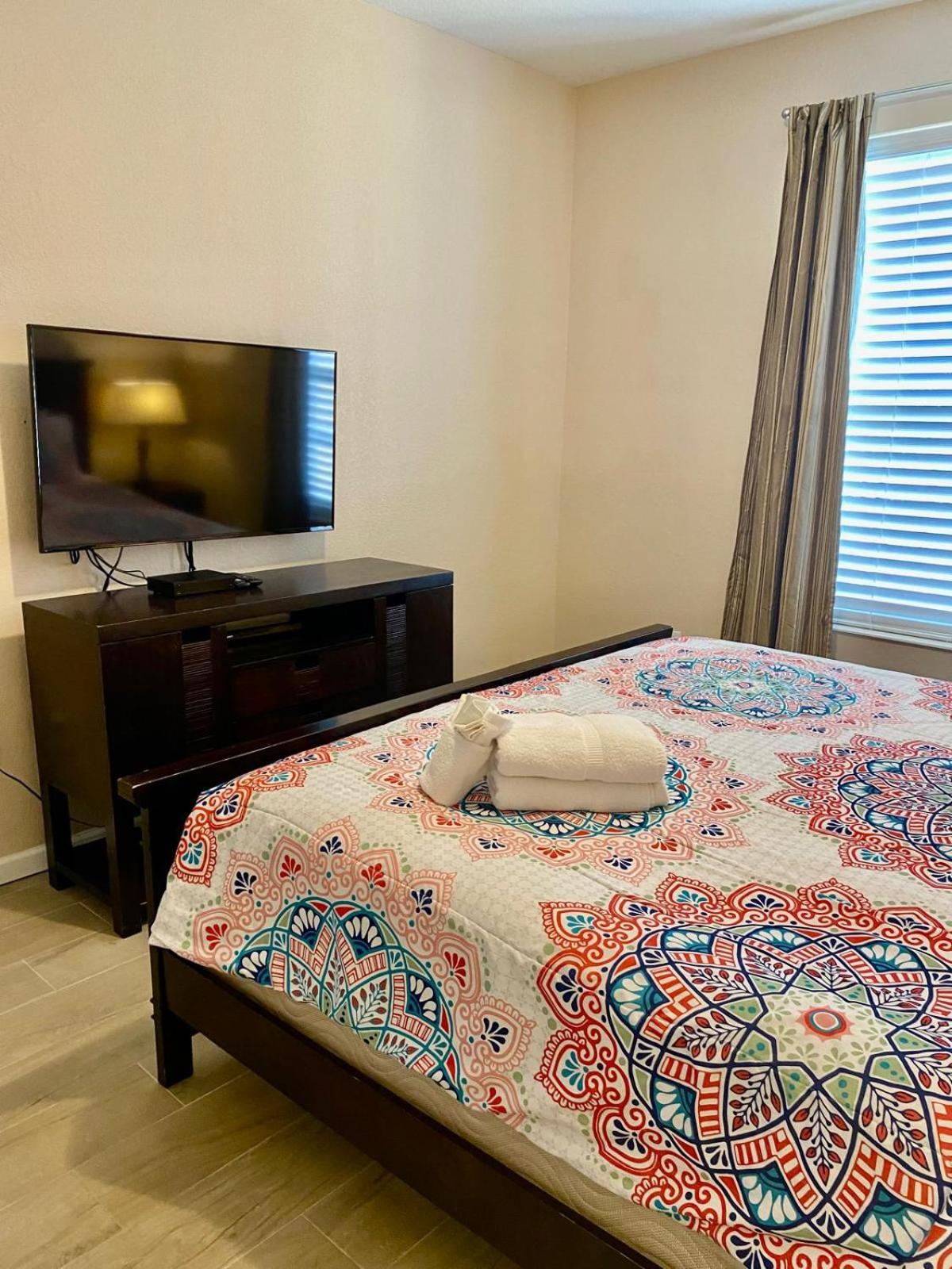 Universal Studios Area Apartment