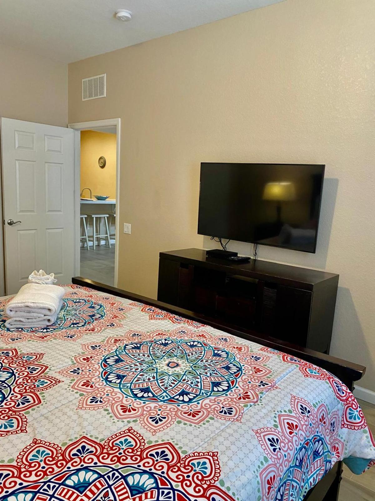 Universal Studios Area Apartment