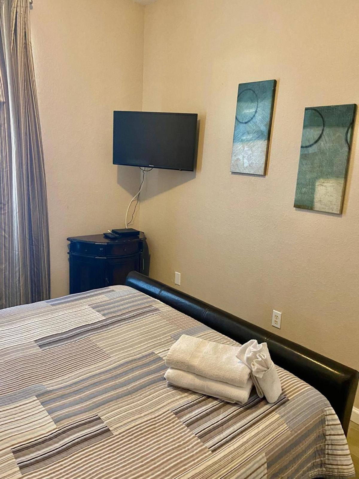 Universal Studios Area Apartment